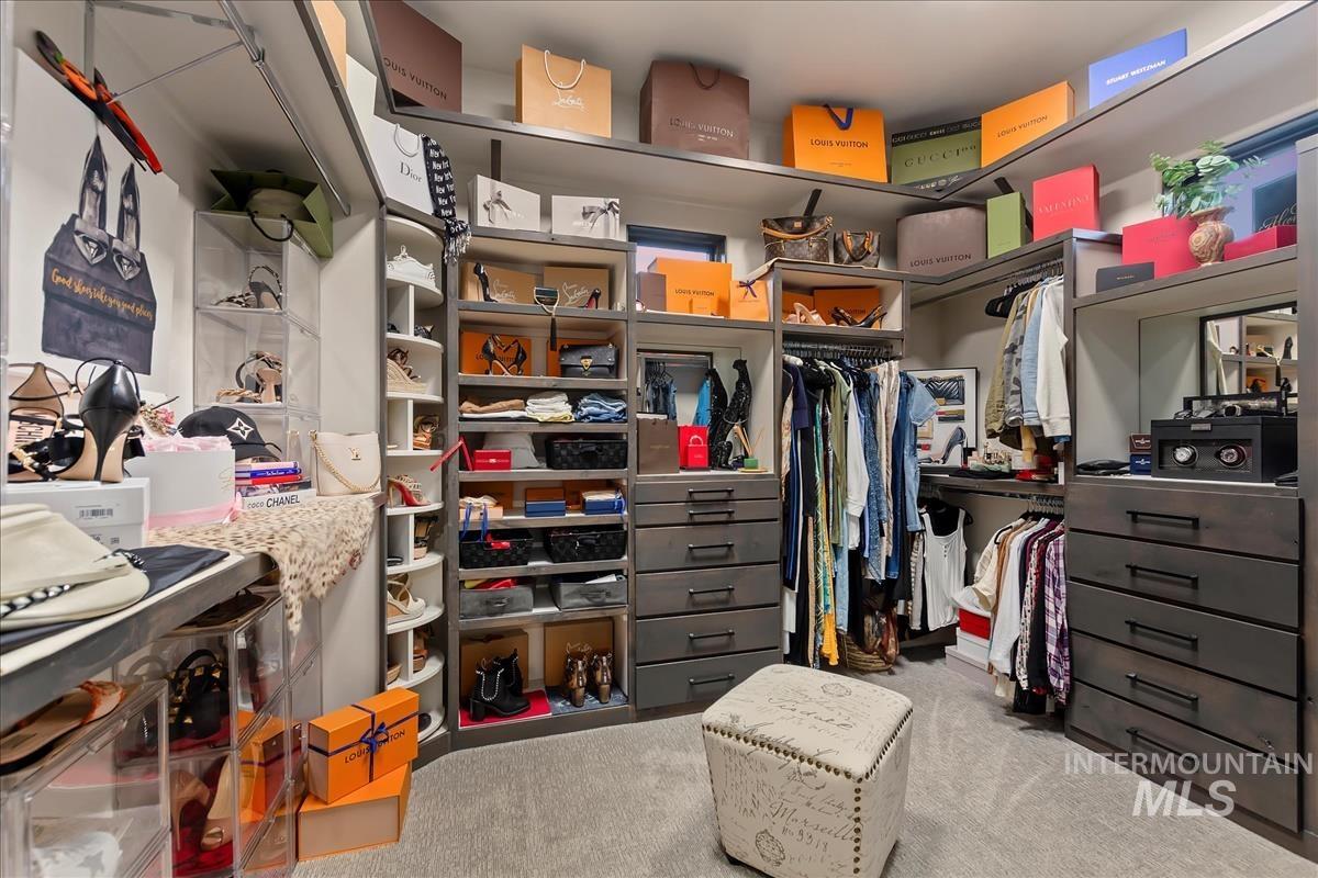 1529 E Garden Brook Drive