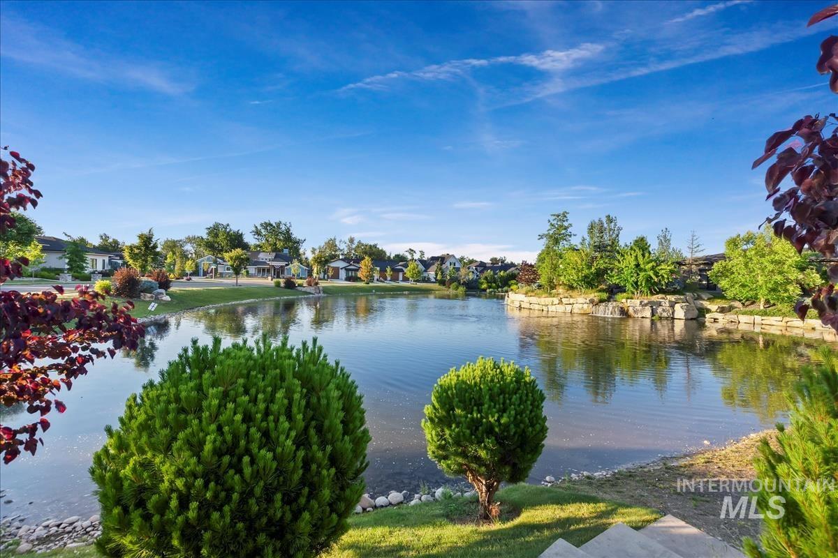 1529 E Garden Brook Drive