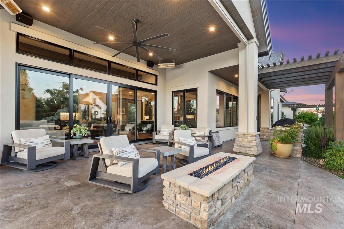 1529 E Garden Brook Drive