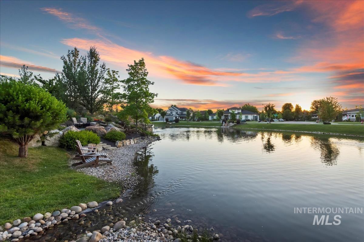 1529 E Garden Brook Drive