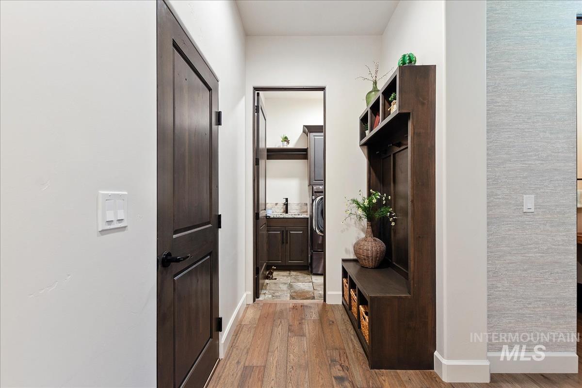 1529 E Garden Brook Drive