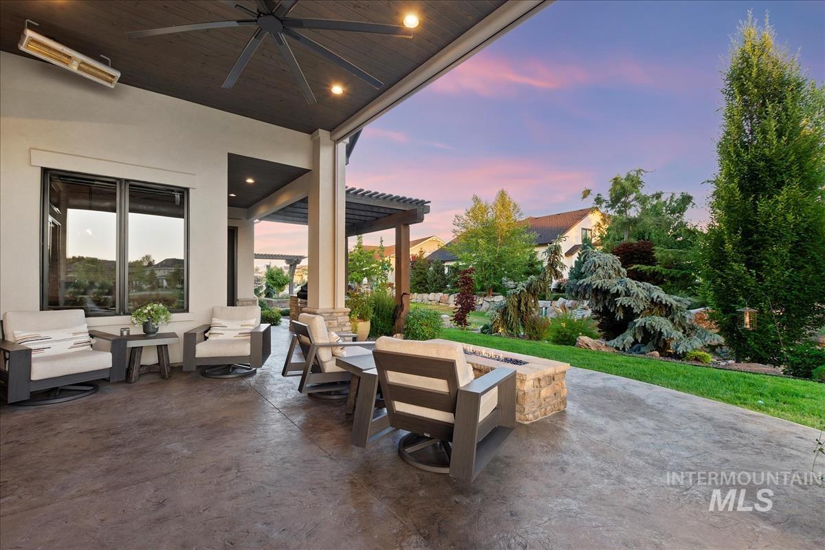 1529 E Garden Brook Drive