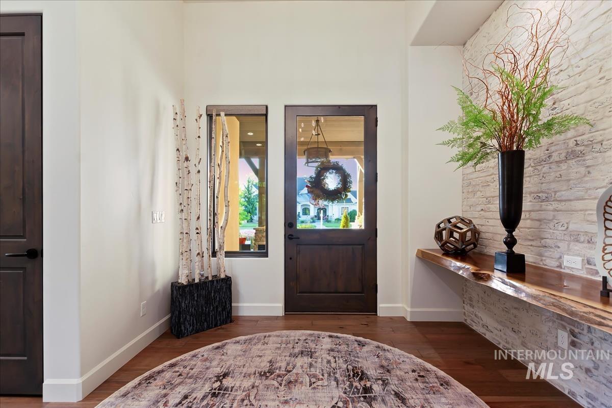 1529 E Garden Brook Drive