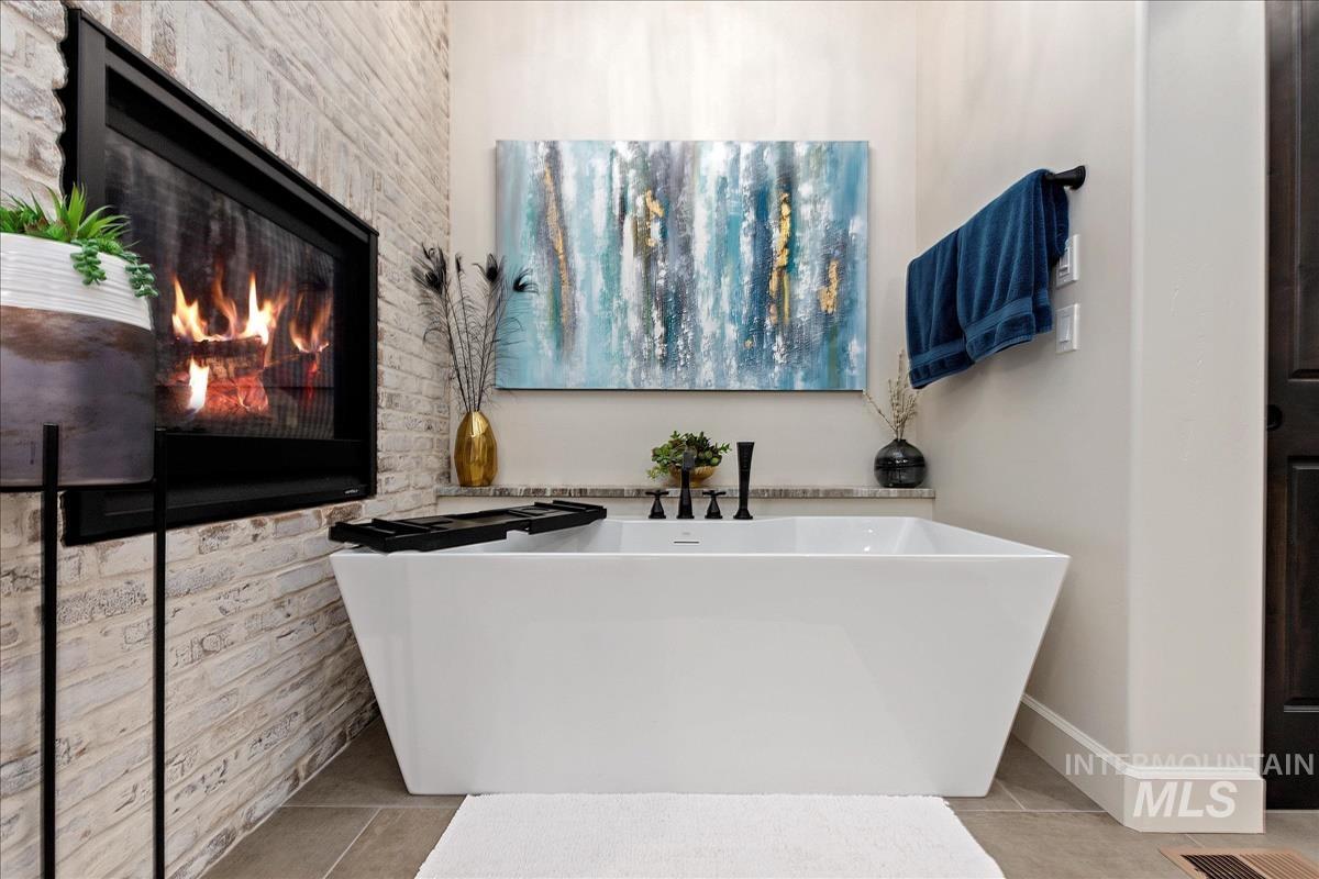 1529 E Garden Brook Drive