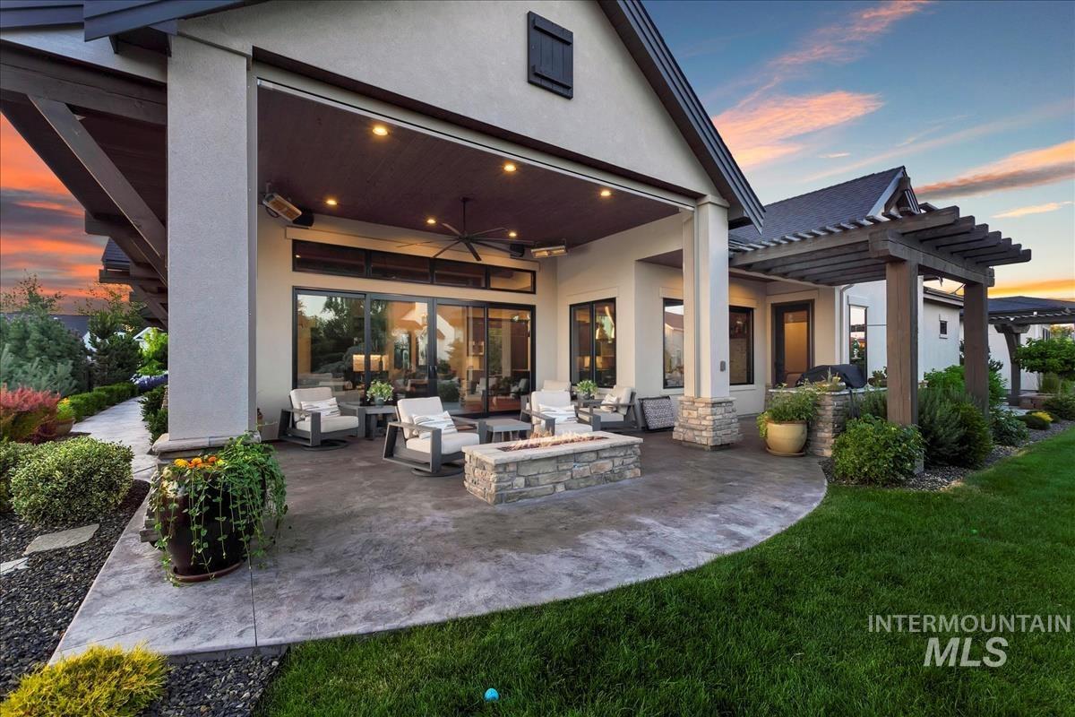 1529 E Garden Brook Drive