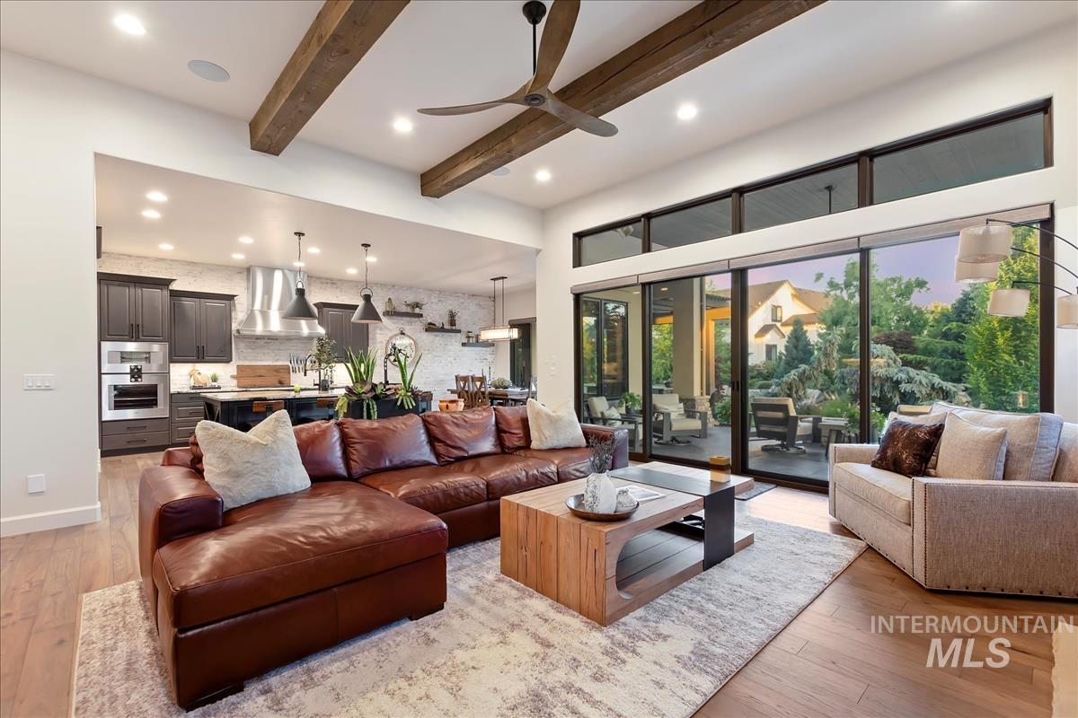 1529 E Garden Brook Drive