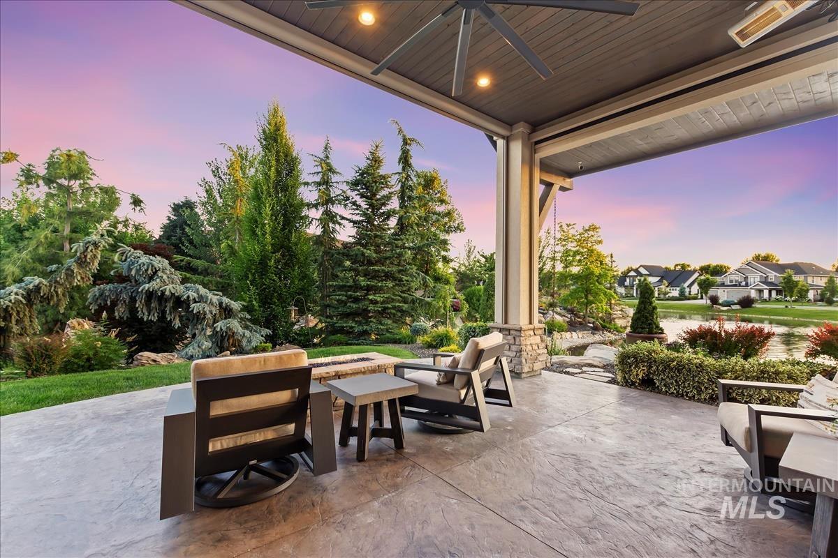 1529 E Garden Brook Drive