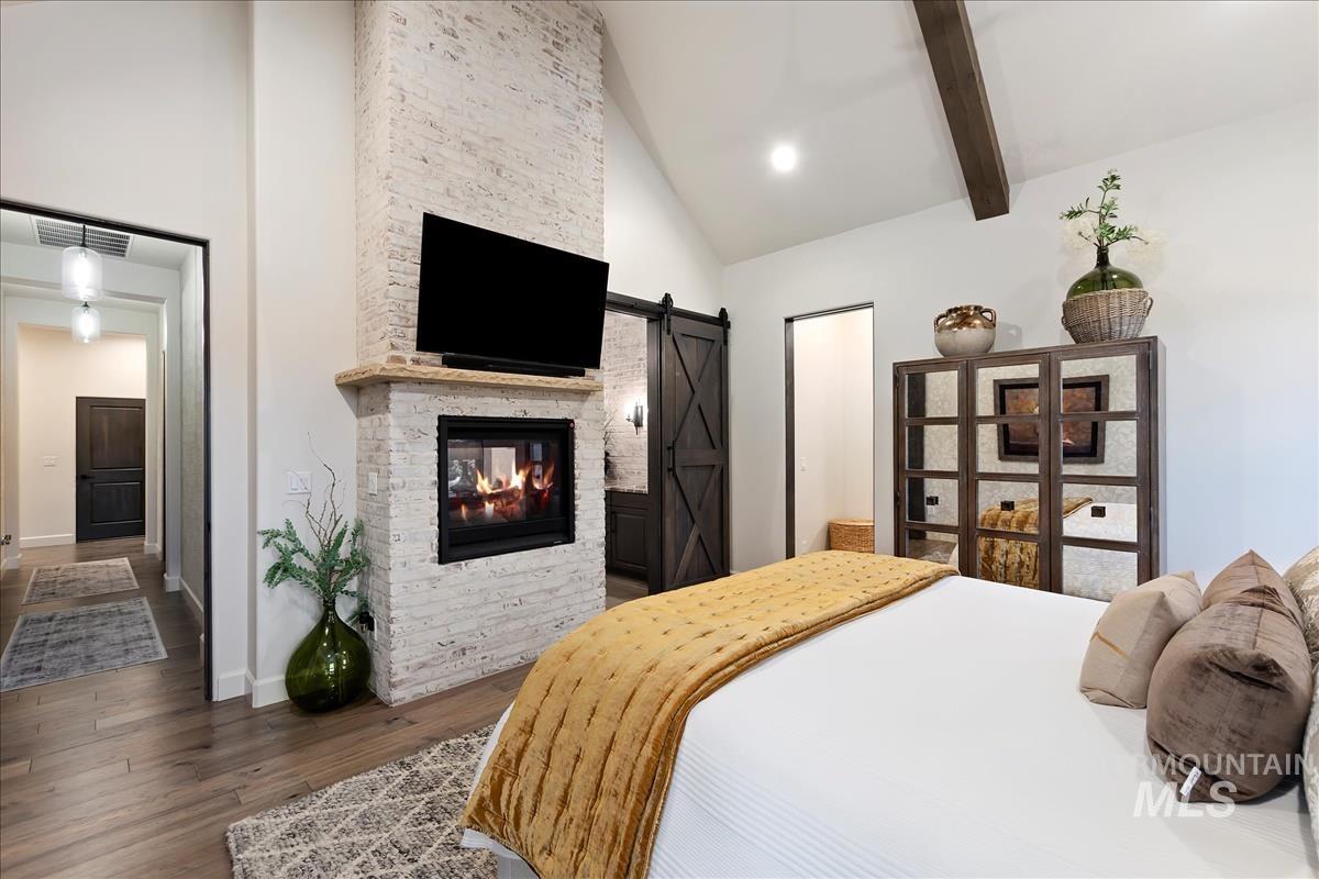 1529 E Garden Brook Drive