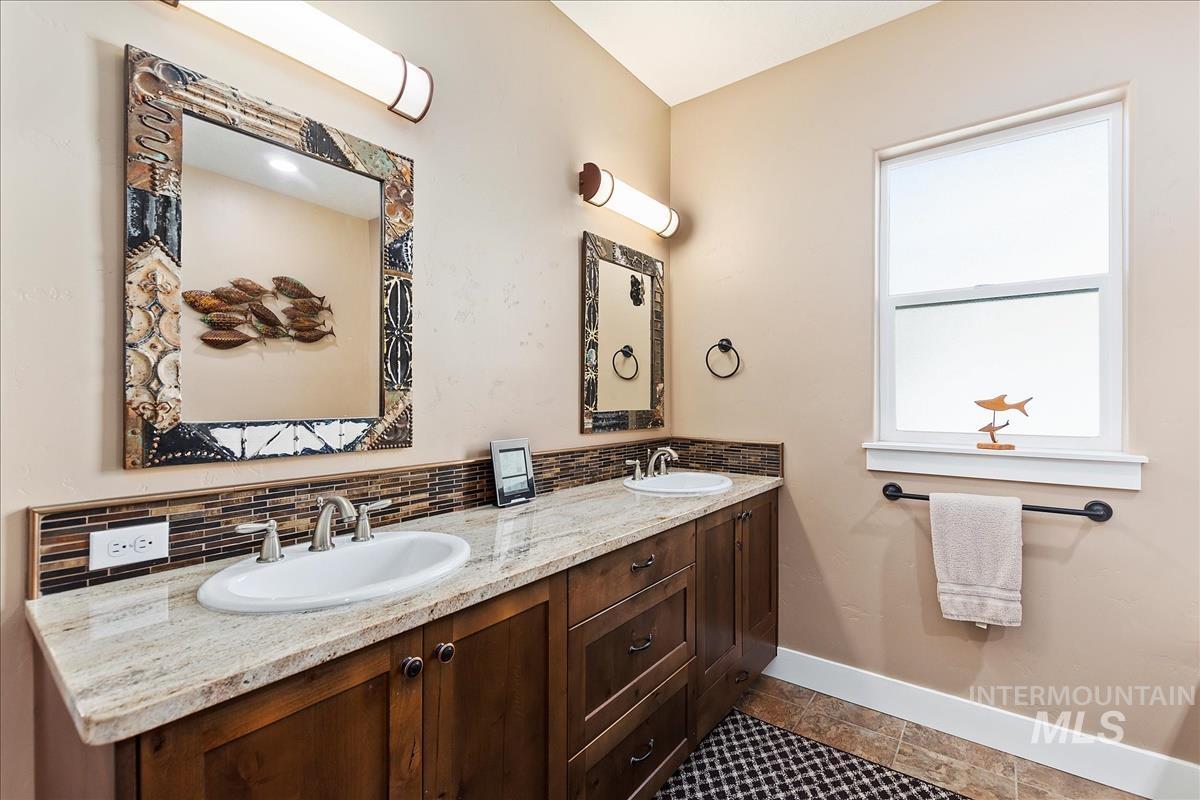 10621 W Kyoga Street