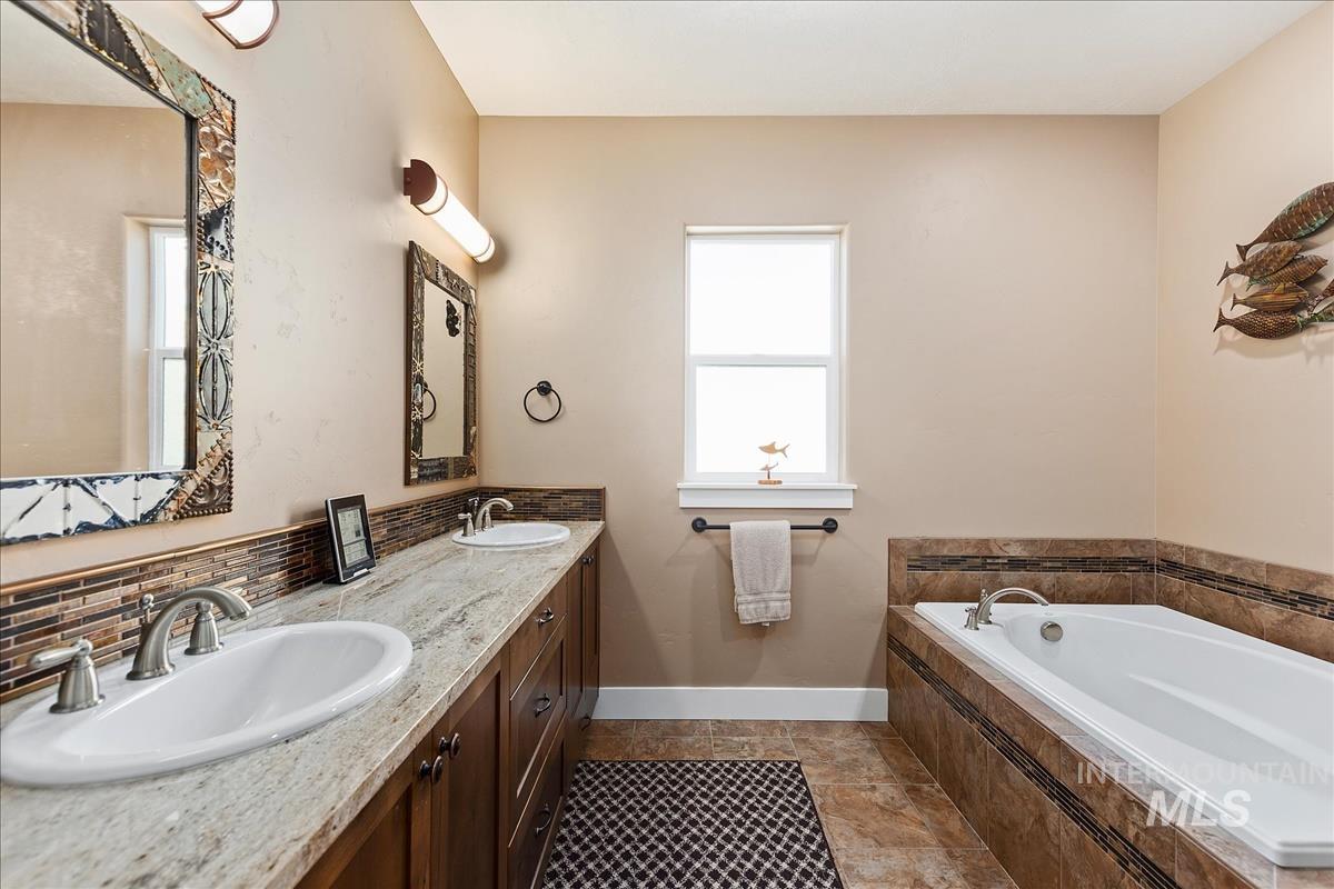 10621 W Kyoga Street