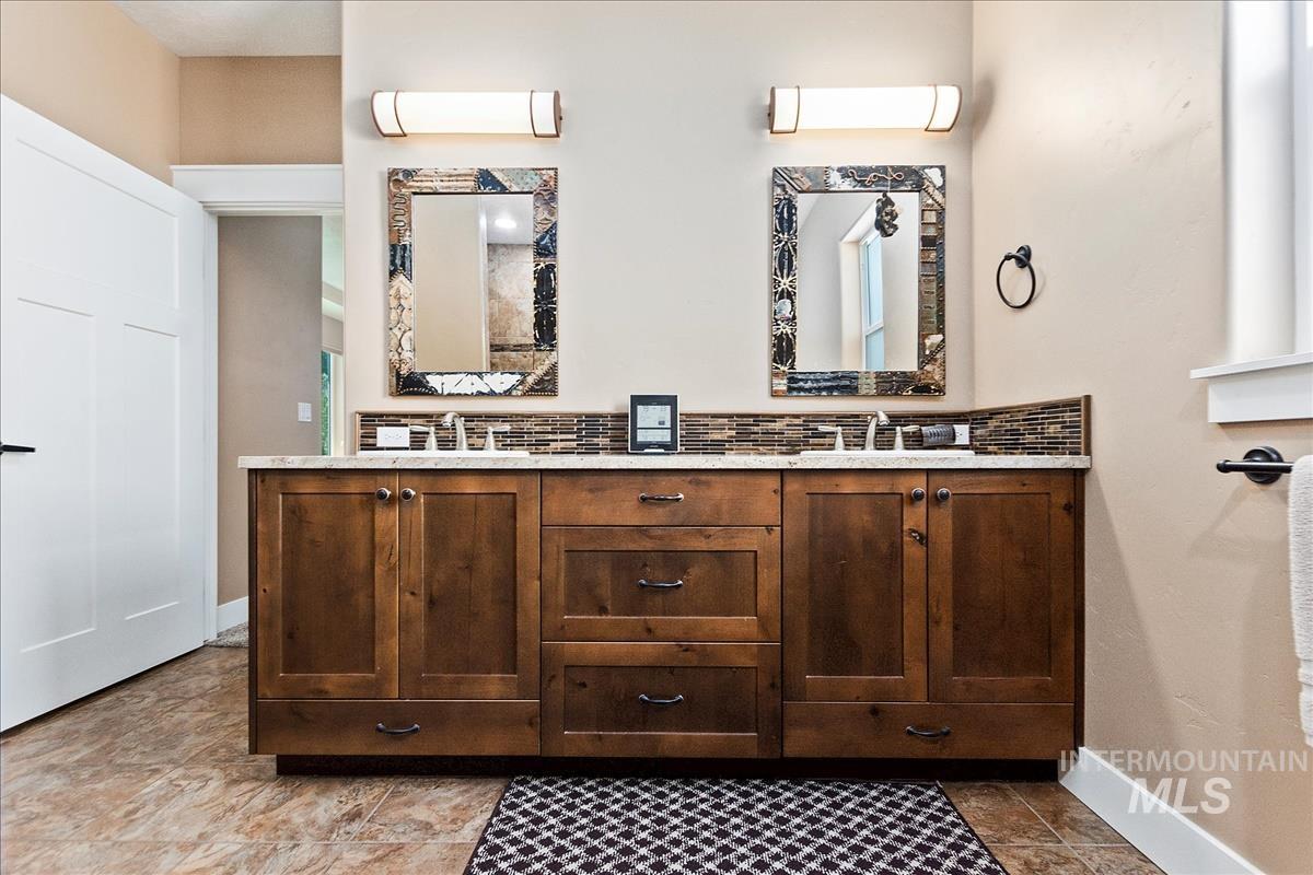 10621 W Kyoga Street