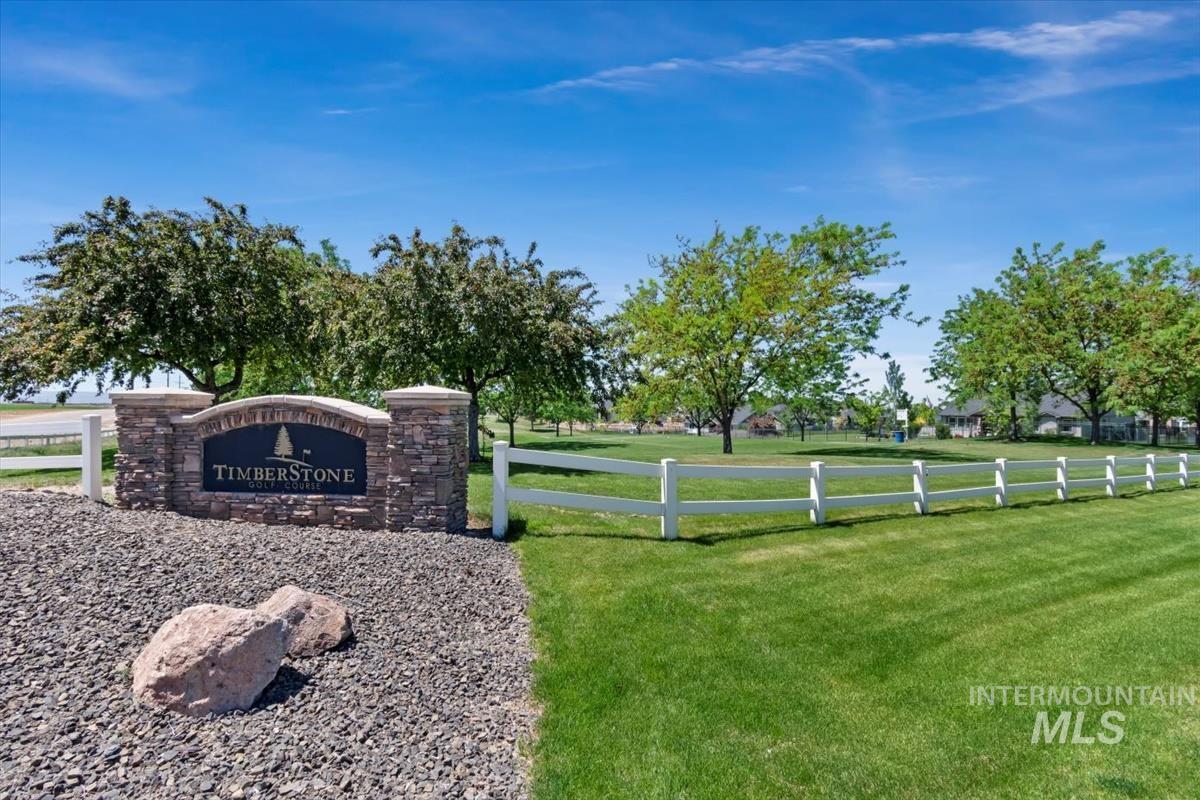 22625 Aura Vista Way