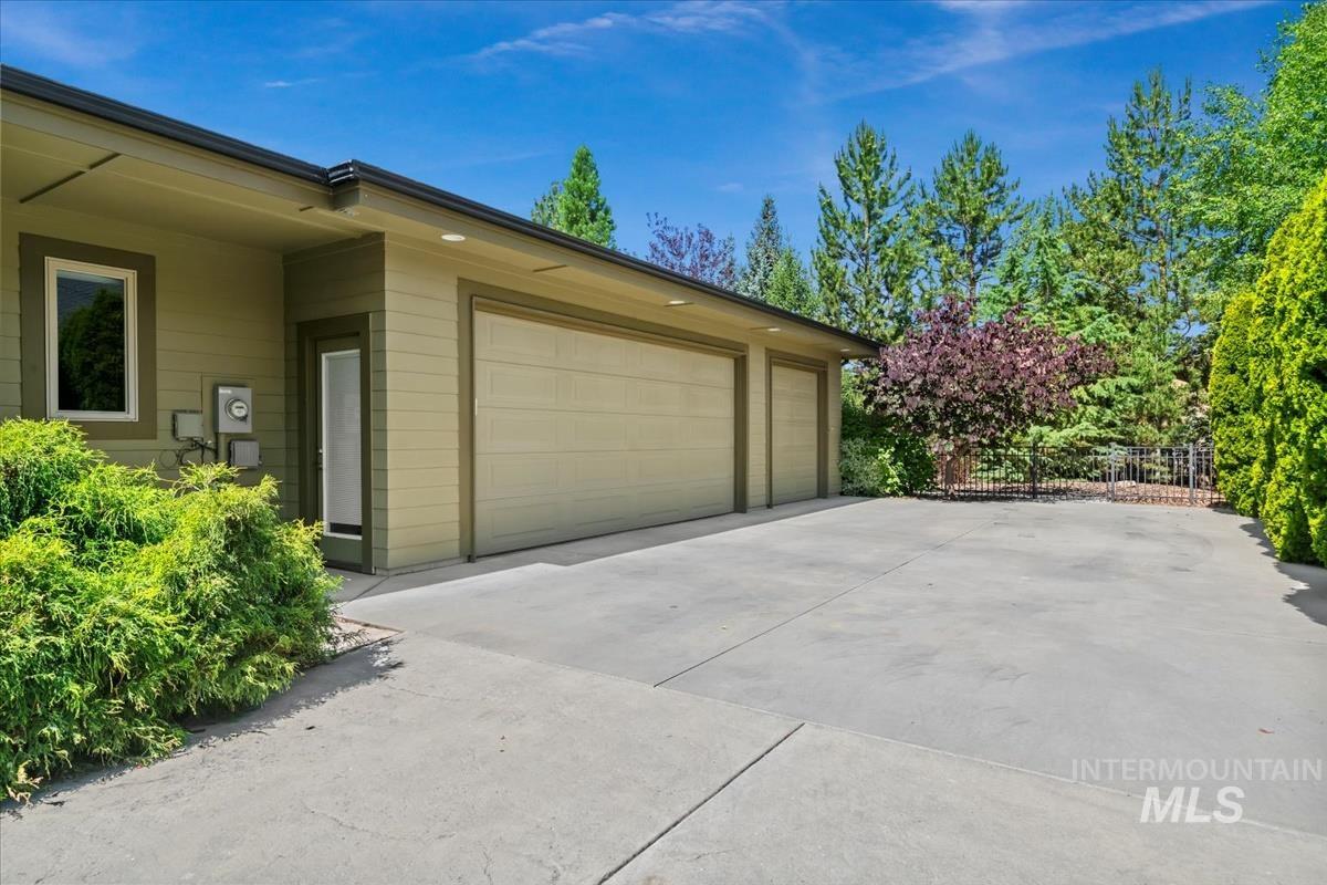356 E Lake Briar Lane
