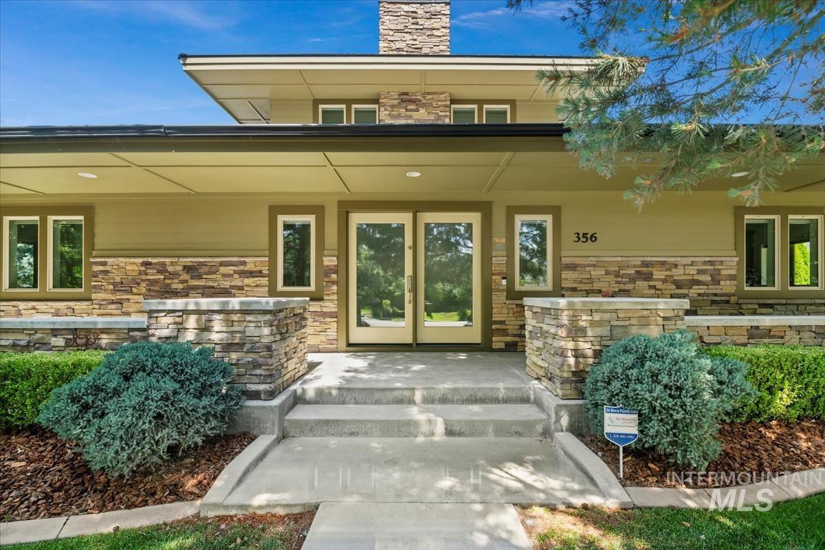 356 E Lake Briar Lane