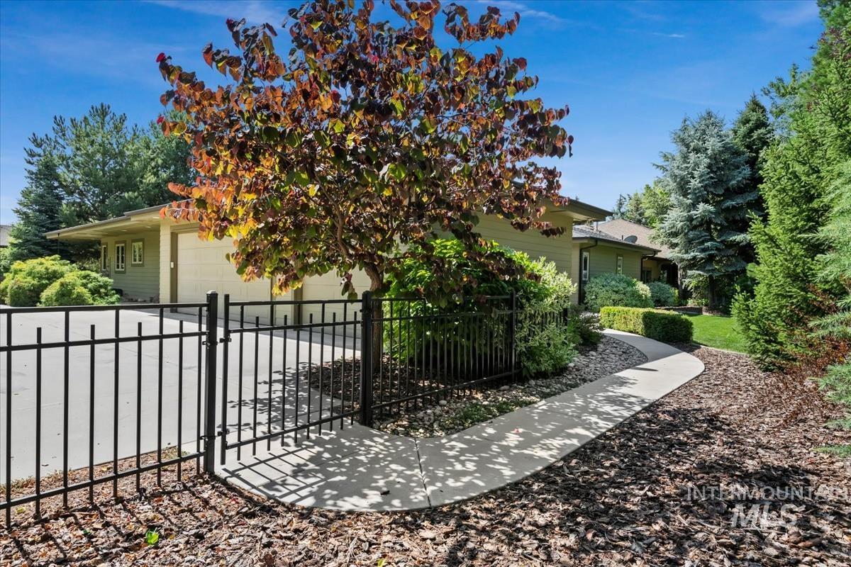 356 E Lake Briar Lane