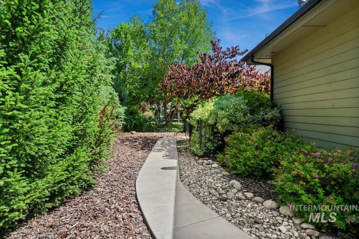 356 E Lake Briar Lane