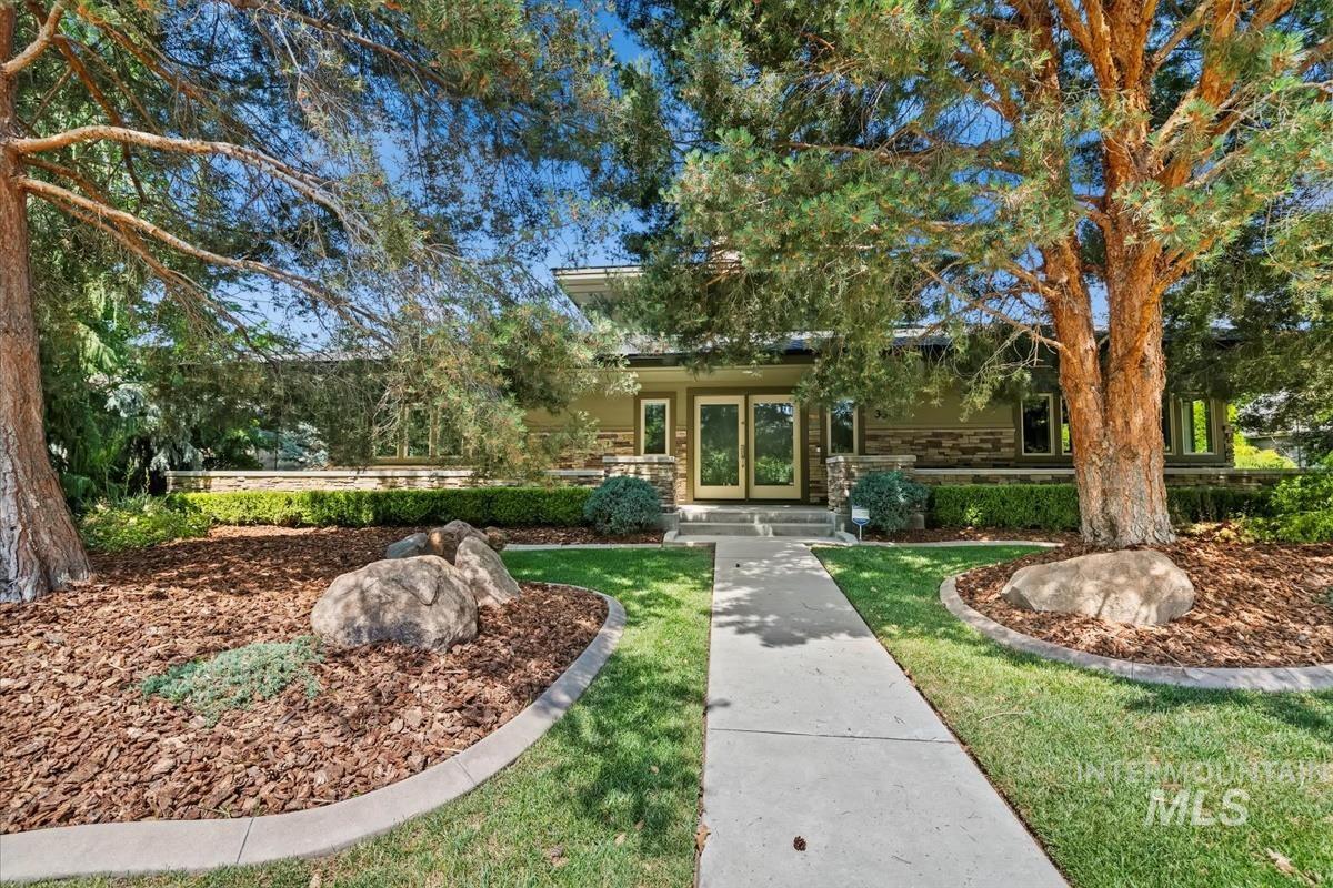356 E Lake Briar Lane