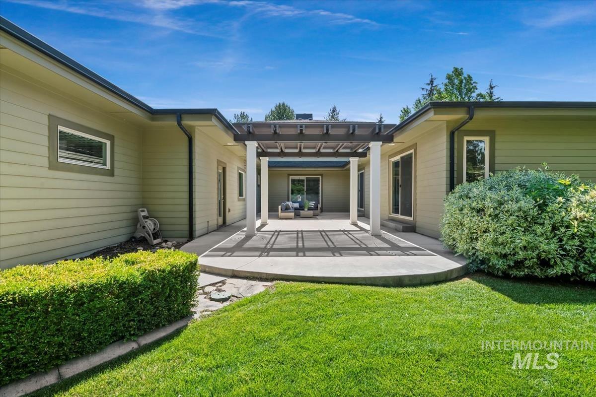 356 E Lake Briar Lane