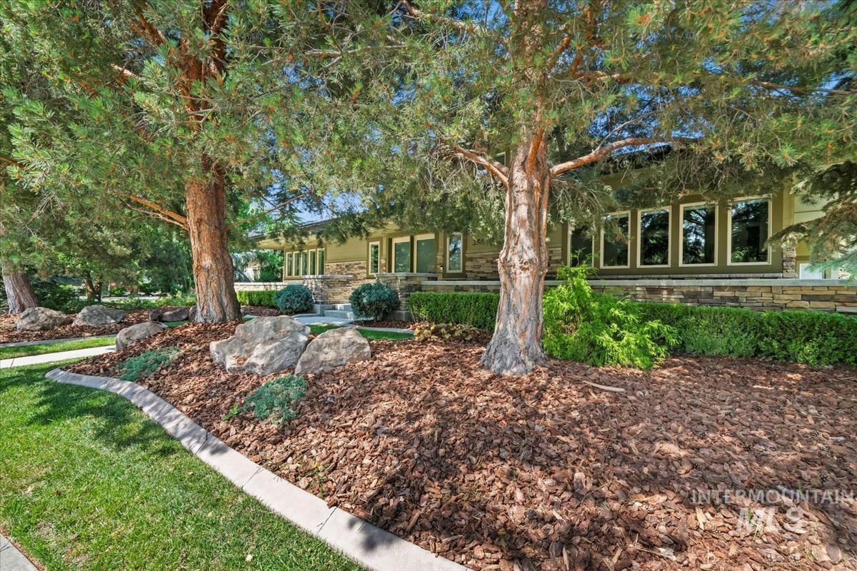 356 E Lake Briar Lane