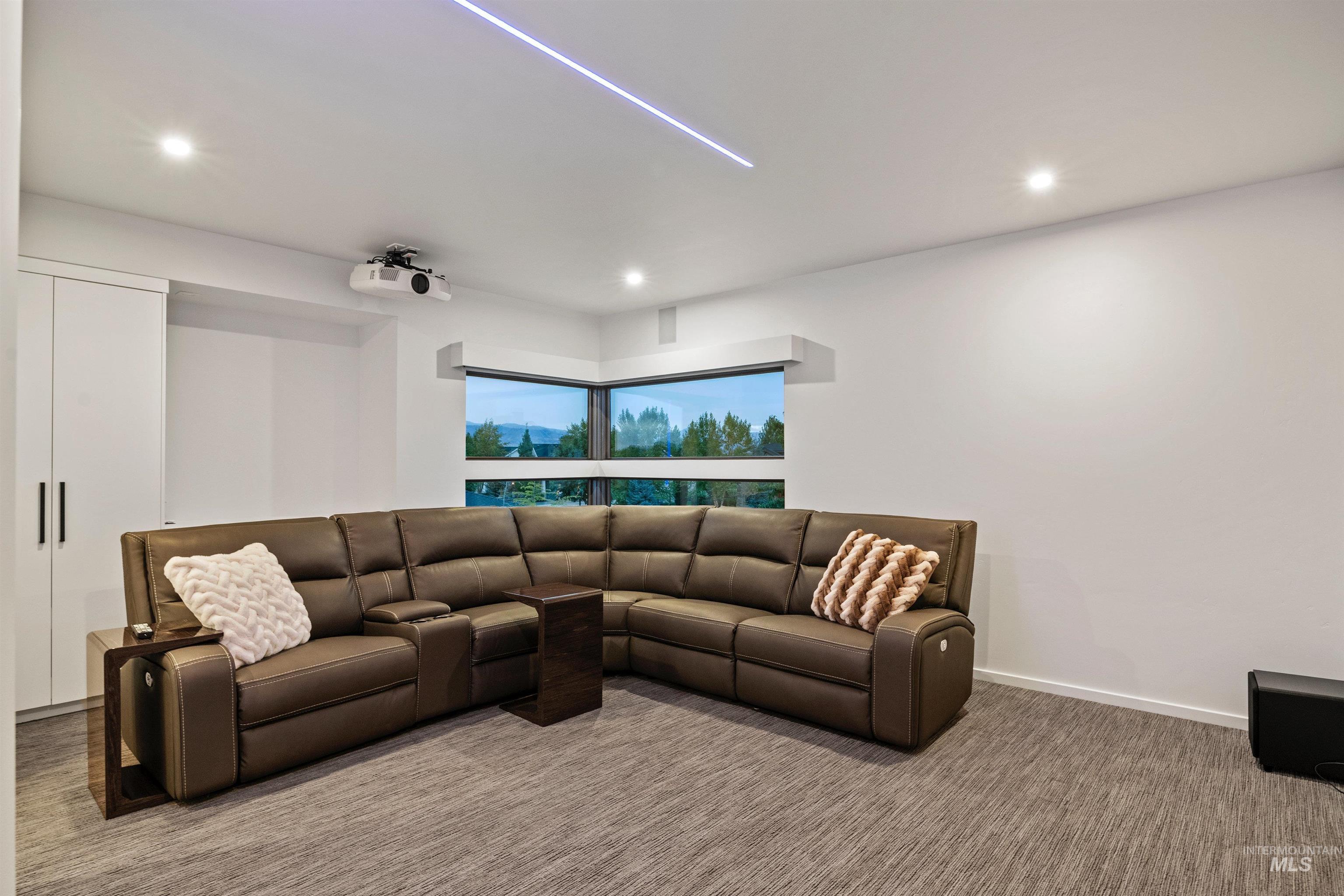 1436 W Windbreaker Lane