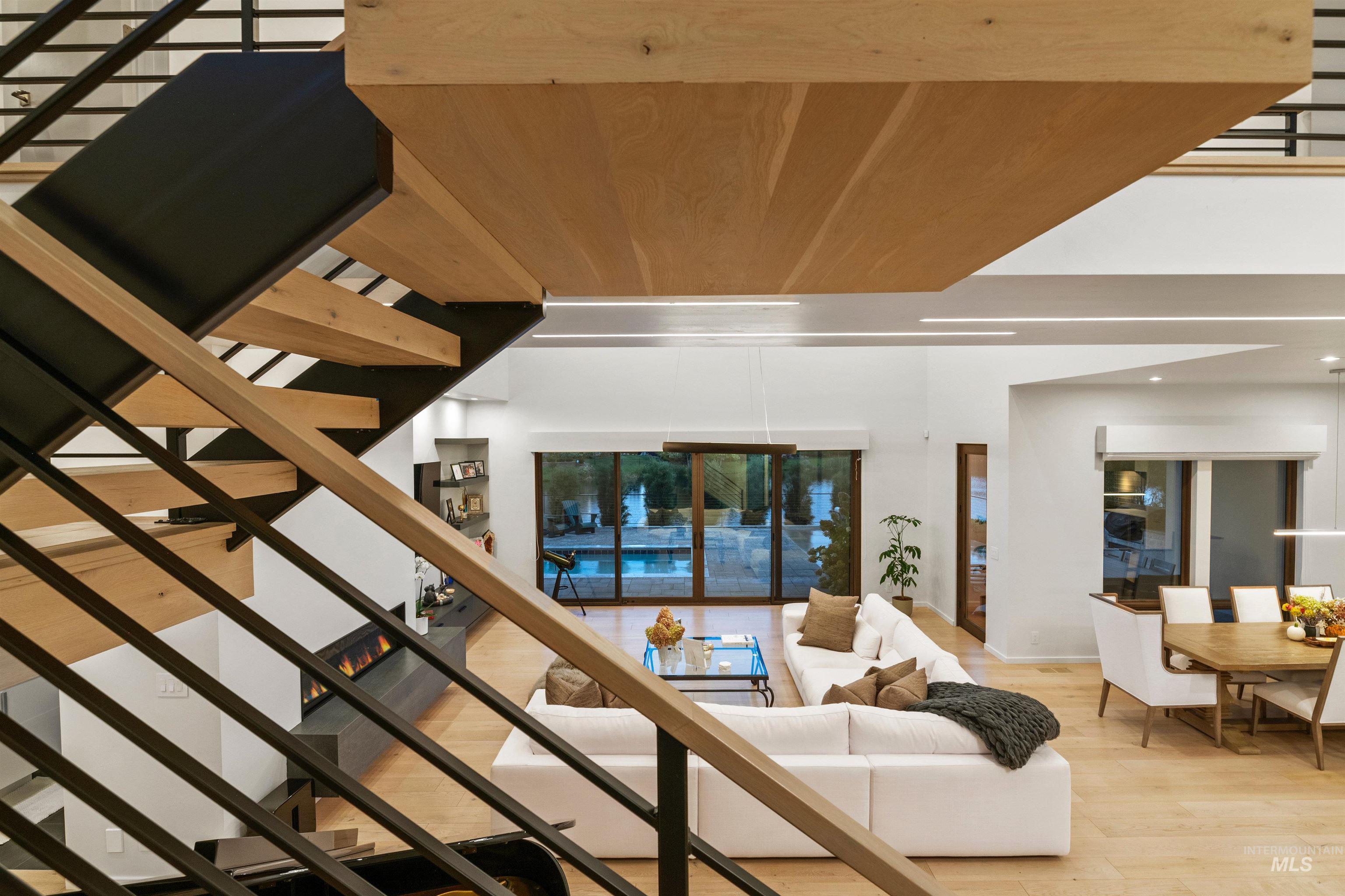 1436 W Windbreaker Lane