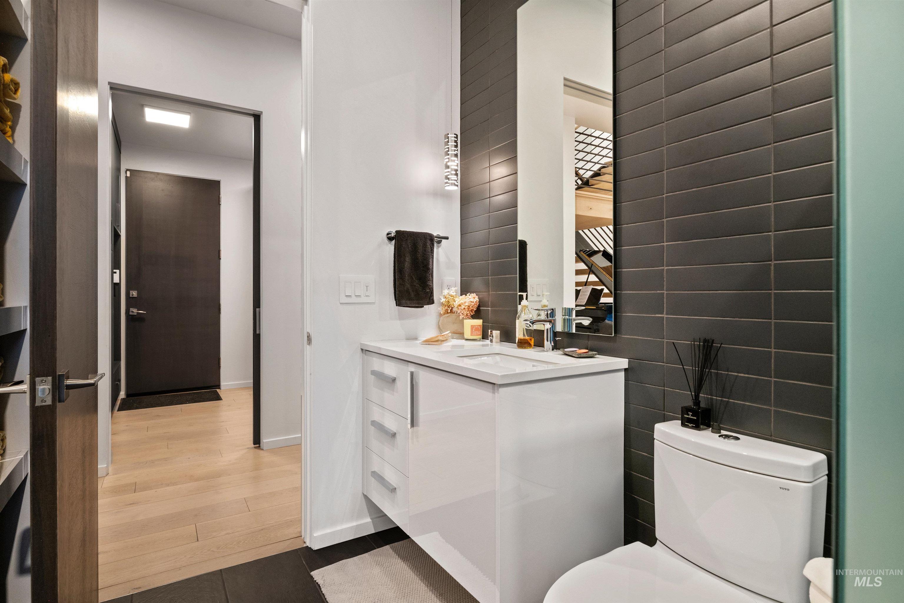 1436 W Windbreaker Lane