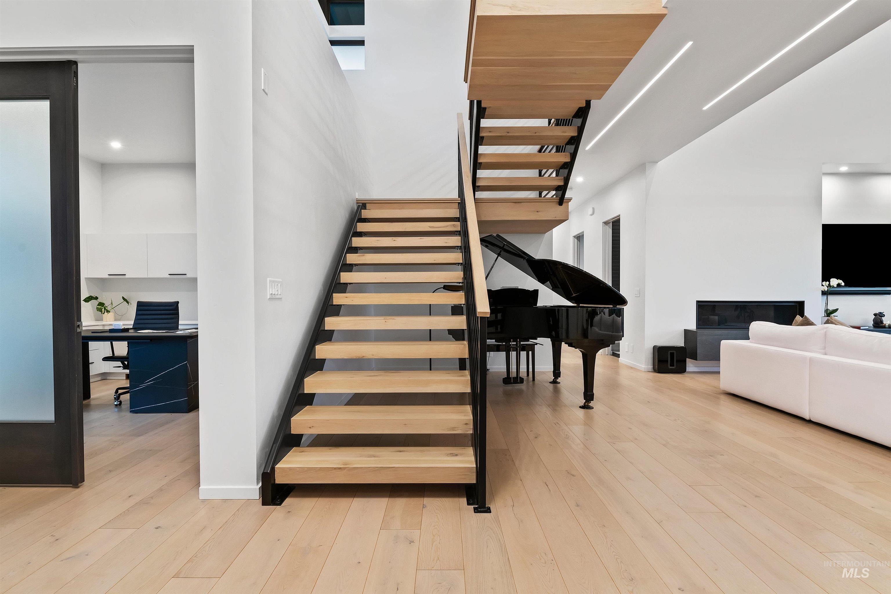 1436 W Windbreaker Lane