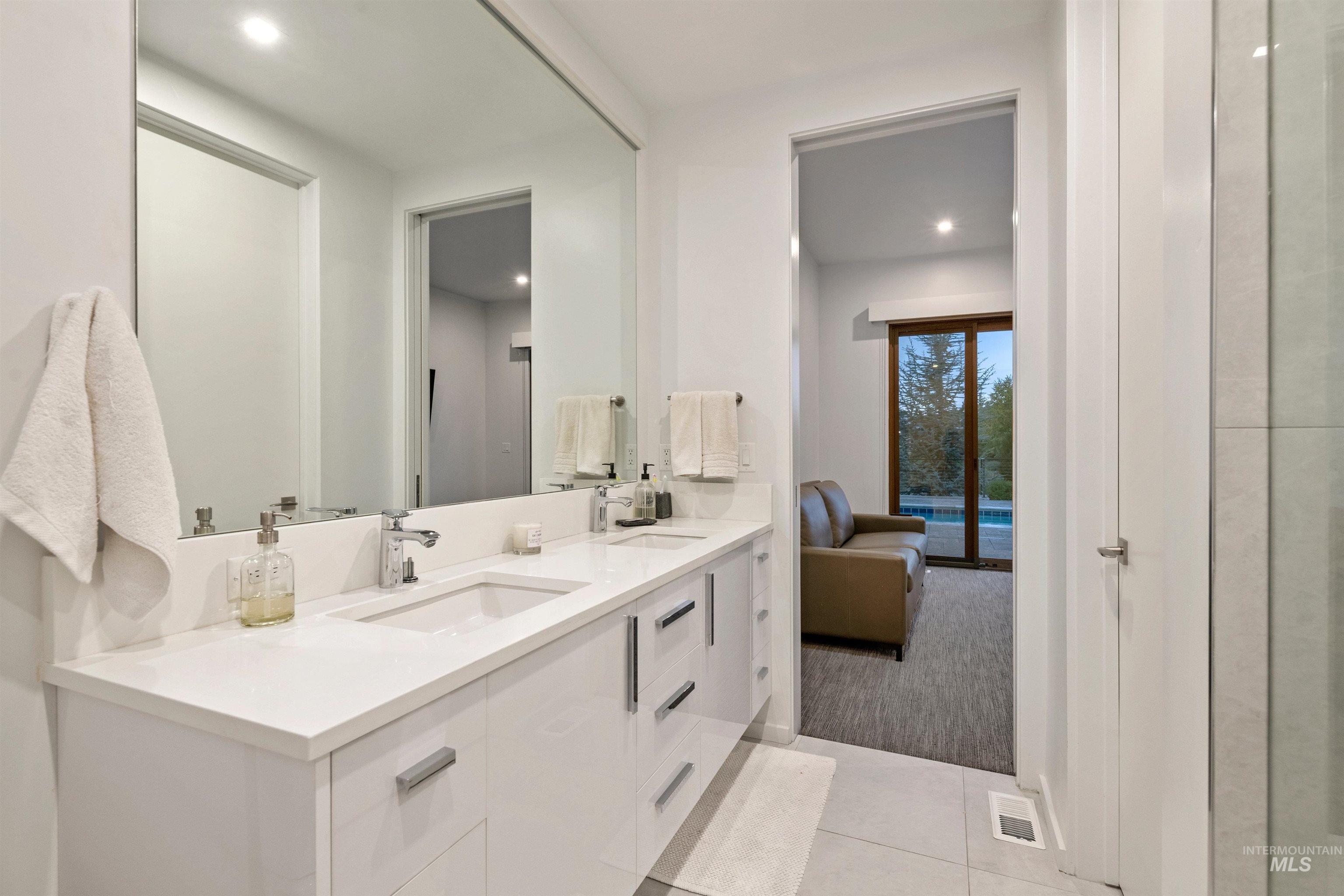 1436 W Windbreaker Lane