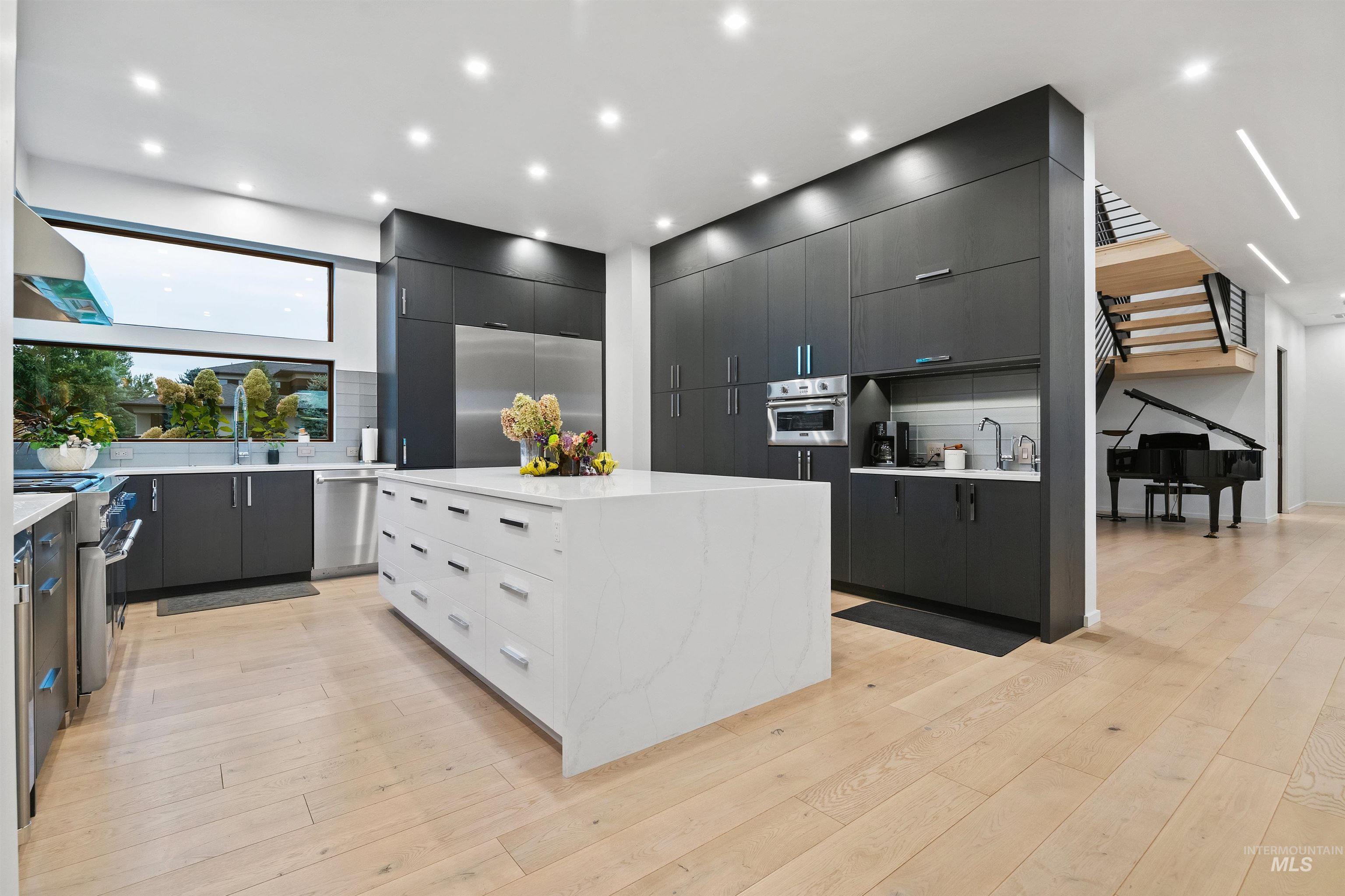 1436 W Windbreaker Lane