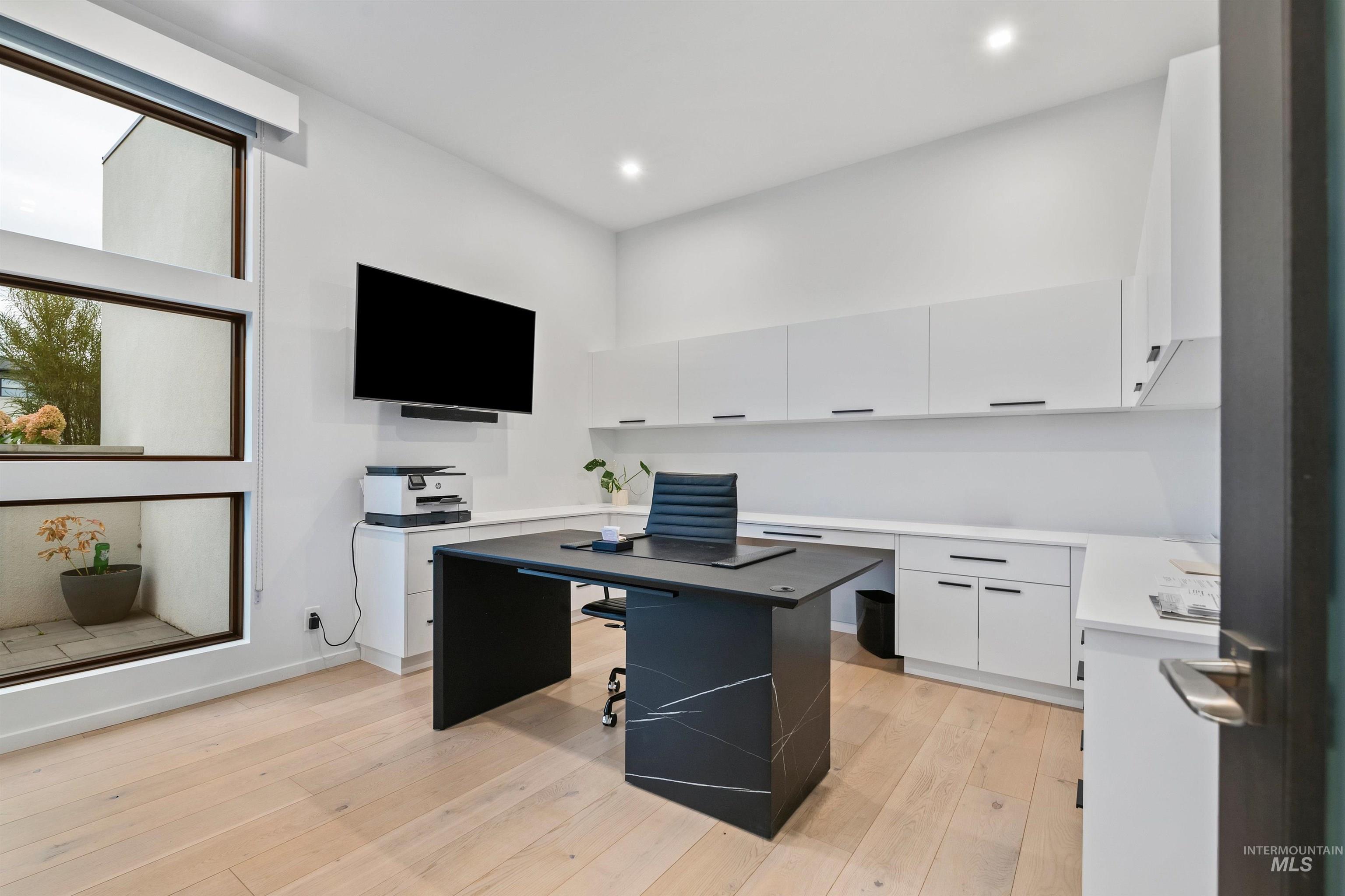 1436 W Windbreaker Lane