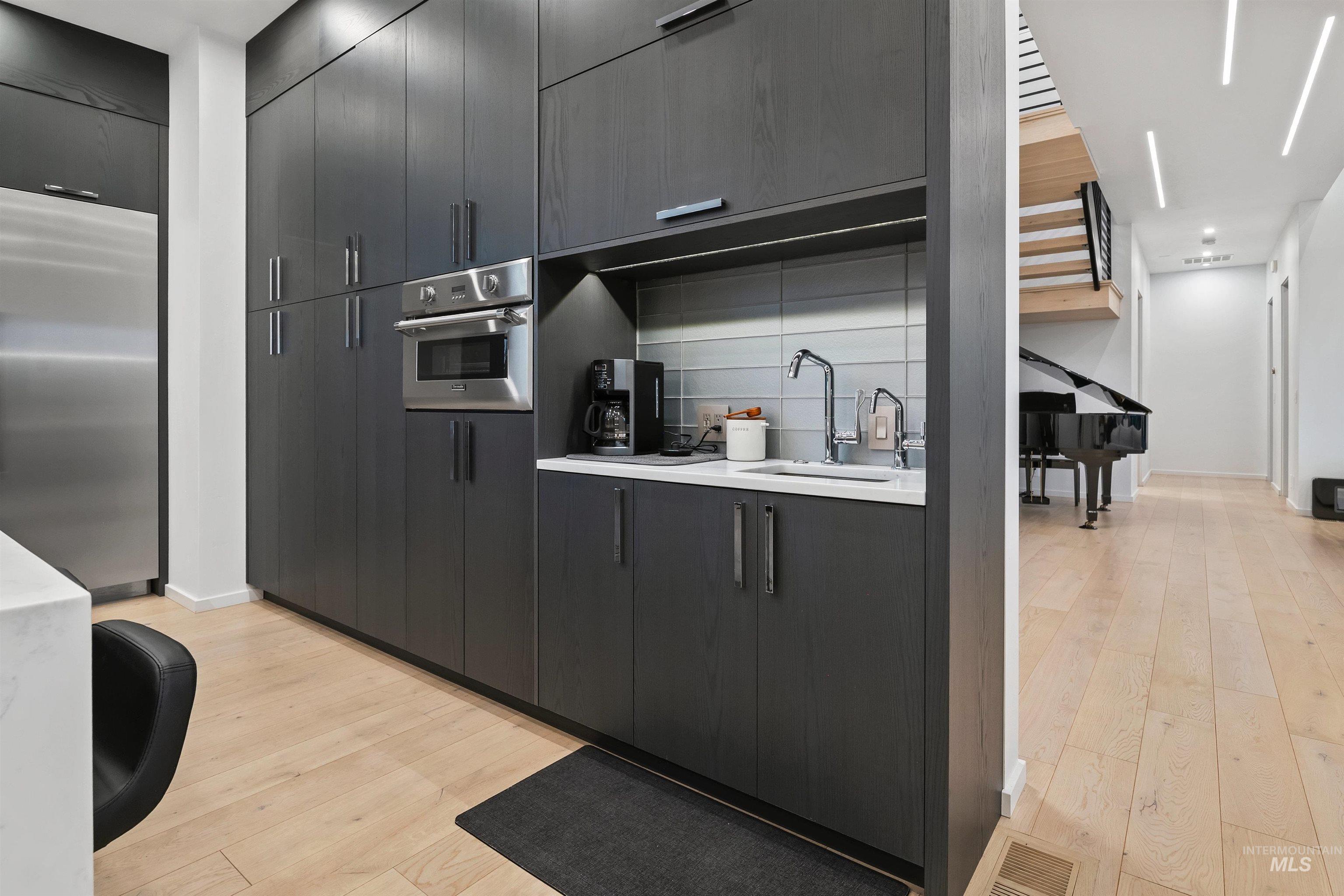 1436 W Windbreaker Lane