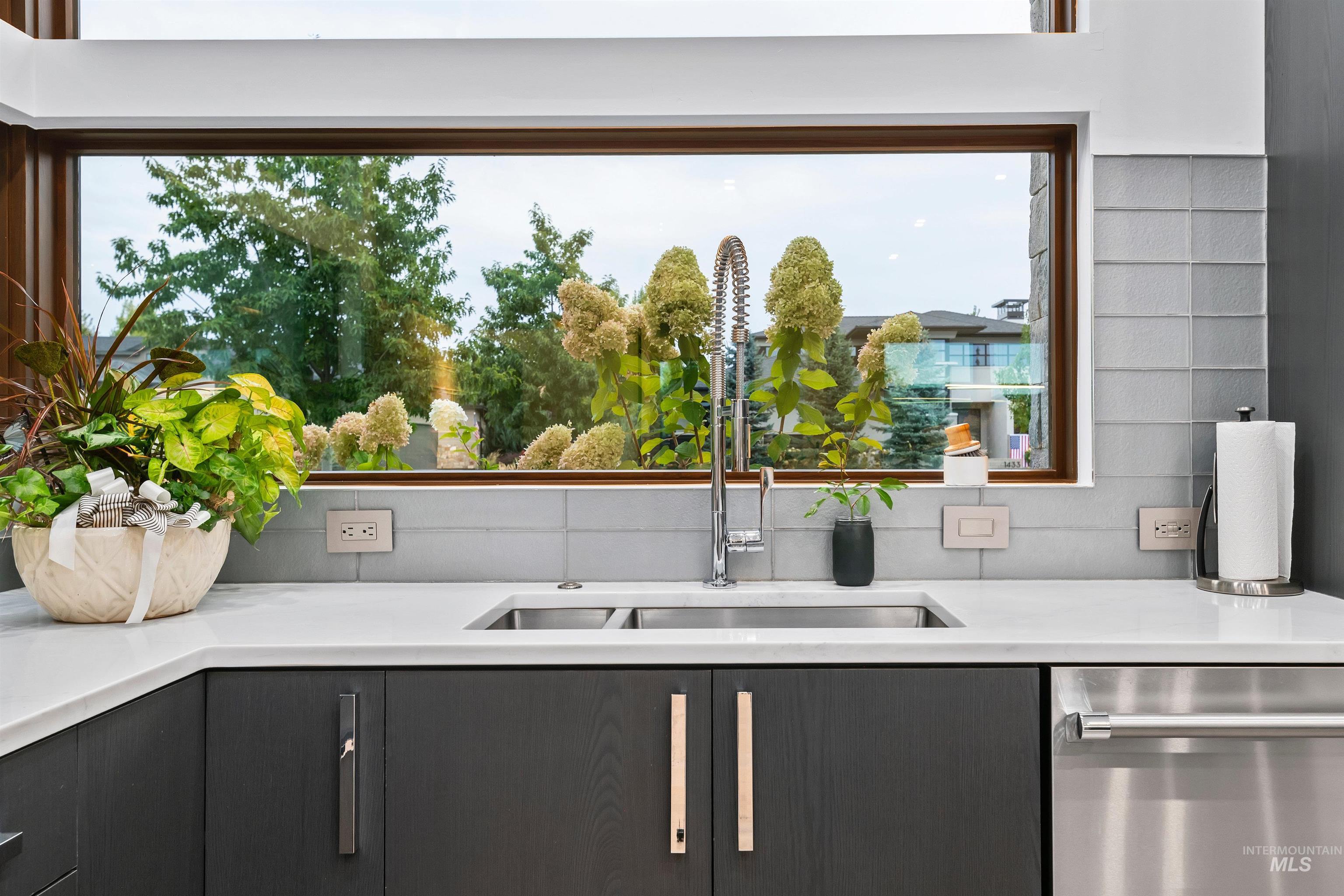 1436 W Windbreaker Lane