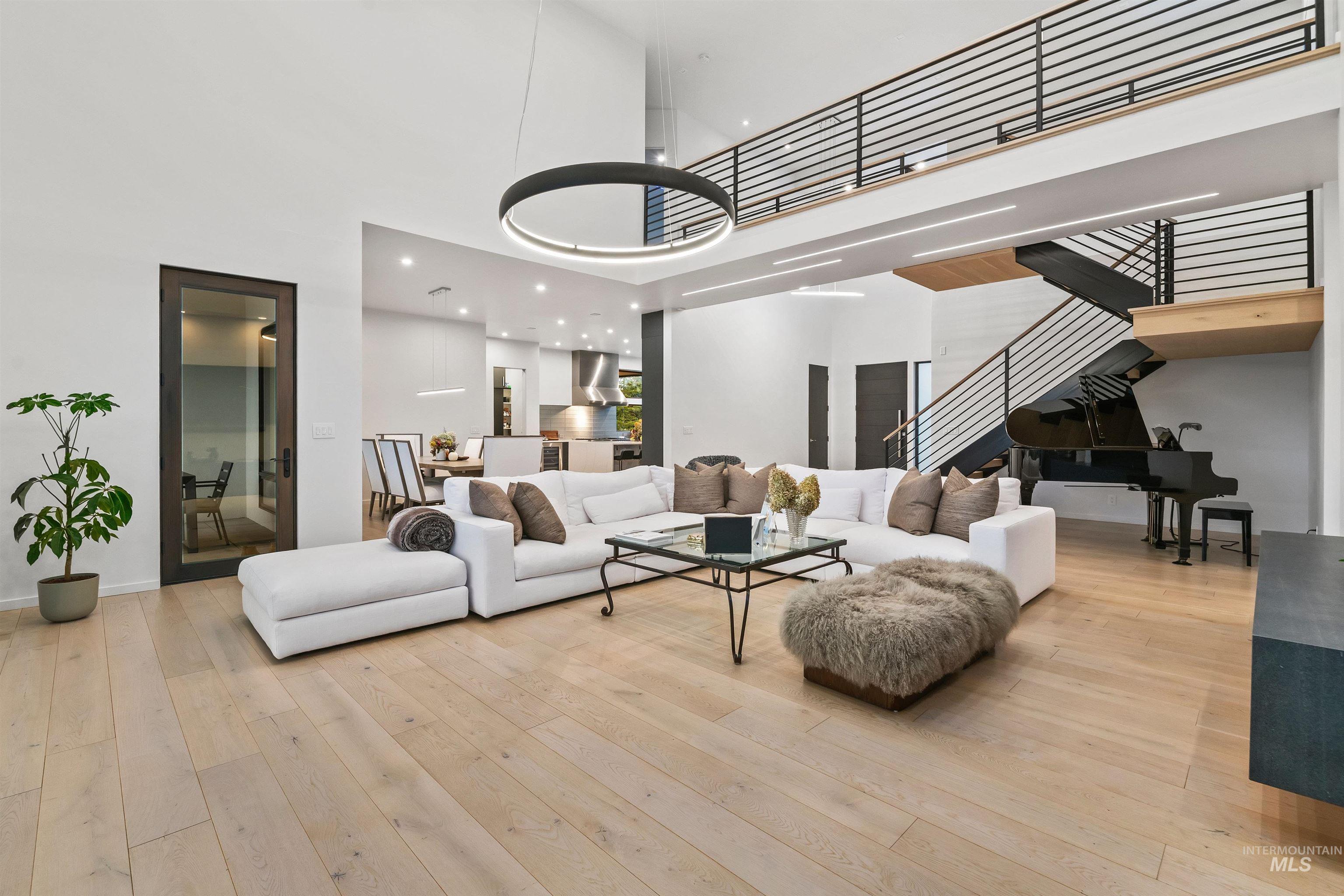 1436 W Windbreaker Lane