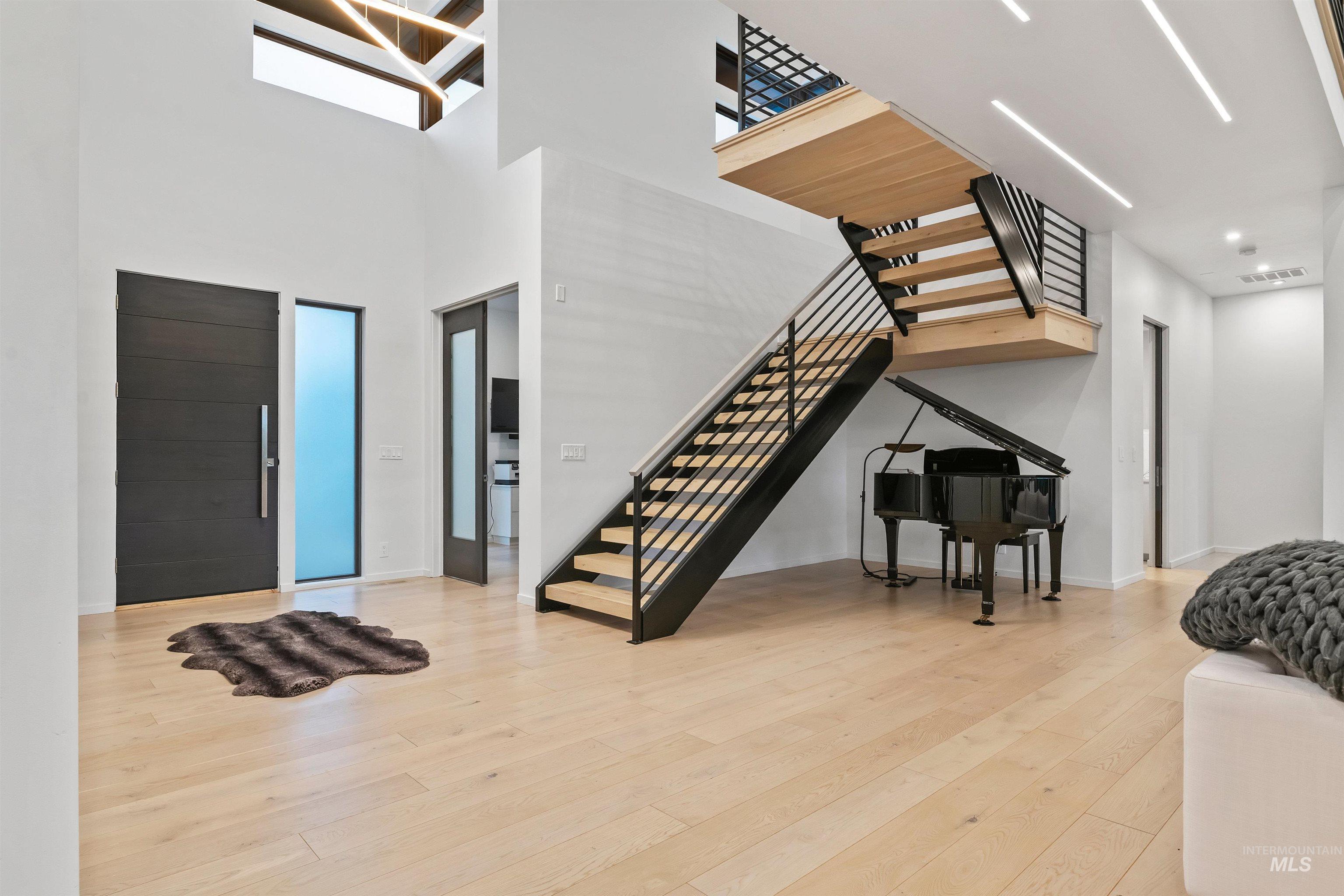 1436 W Windbreaker Lane