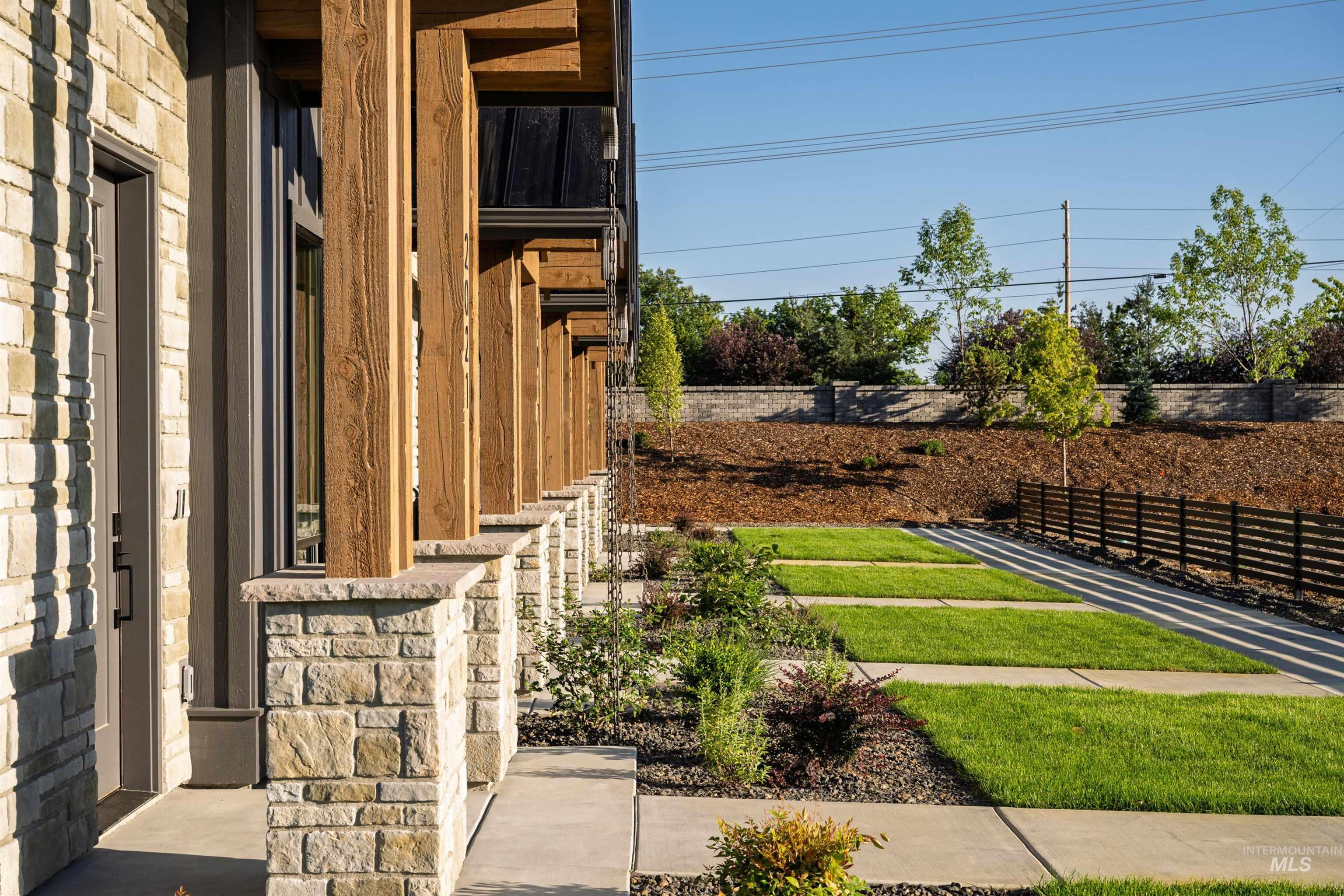 2158 W W Freya Court