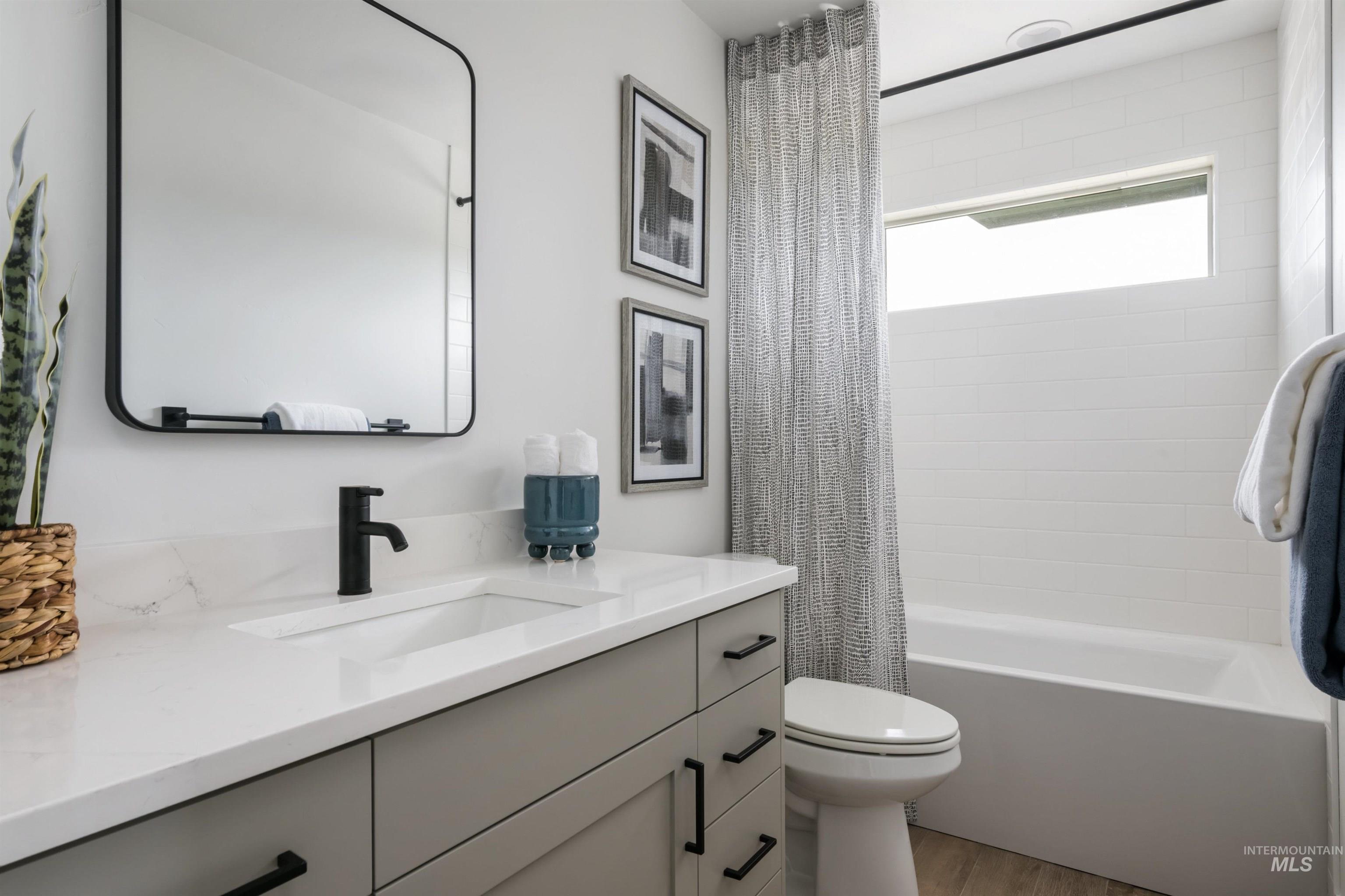 2158 W W Freya Court