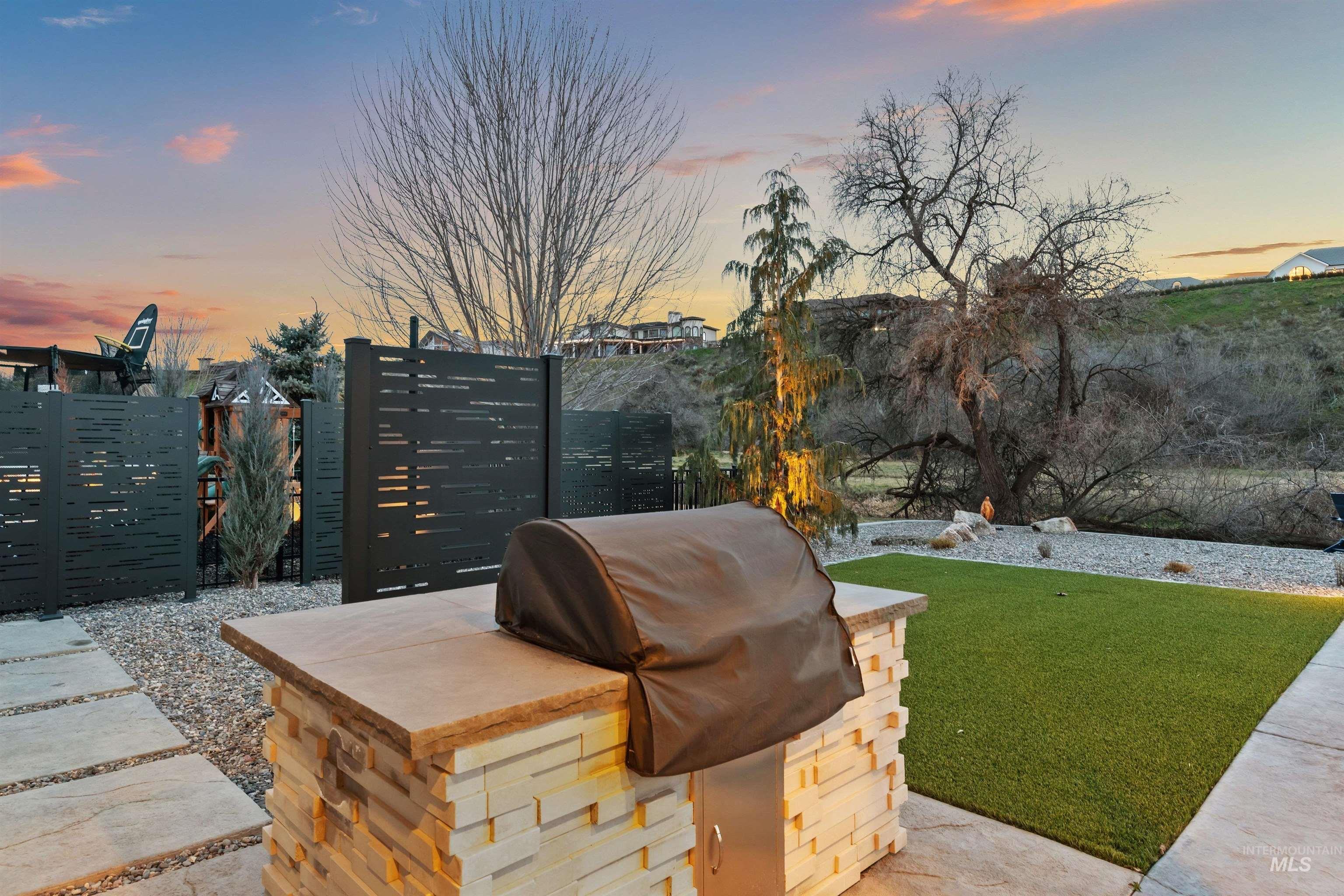 1873 W Oakhampton Drive