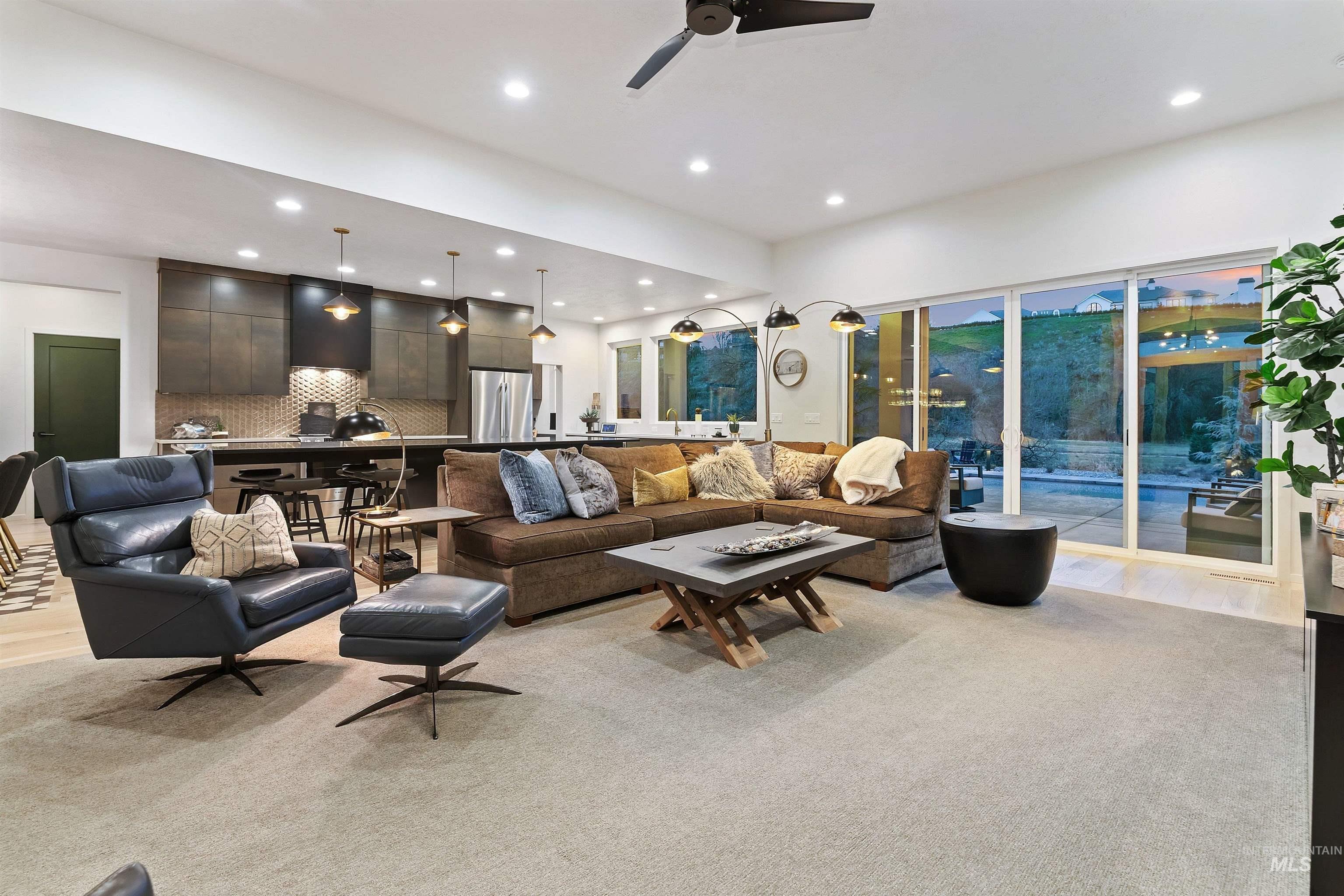 1873 W Oakhampton Drive