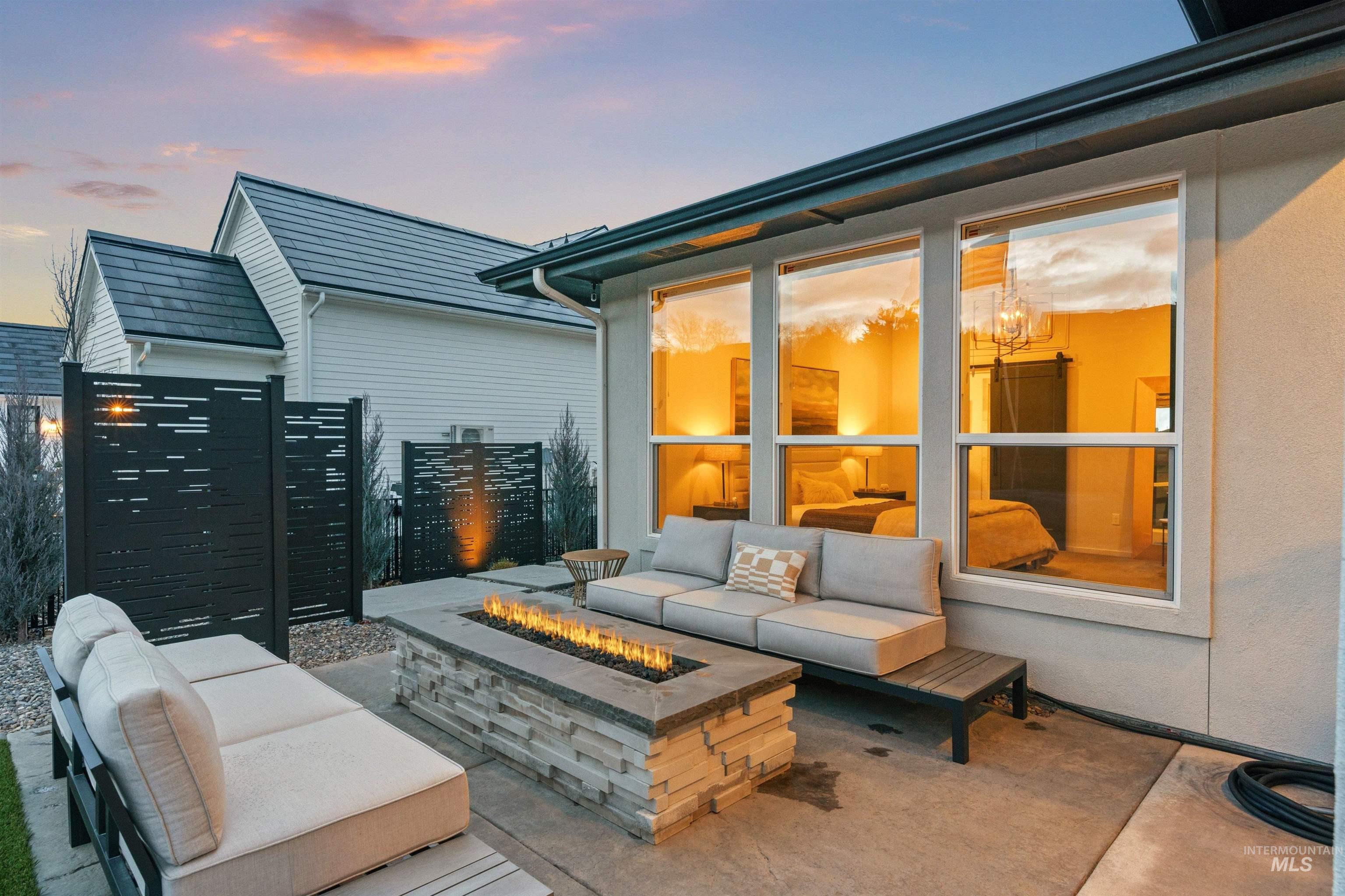 1873 W Oakhampton Drive