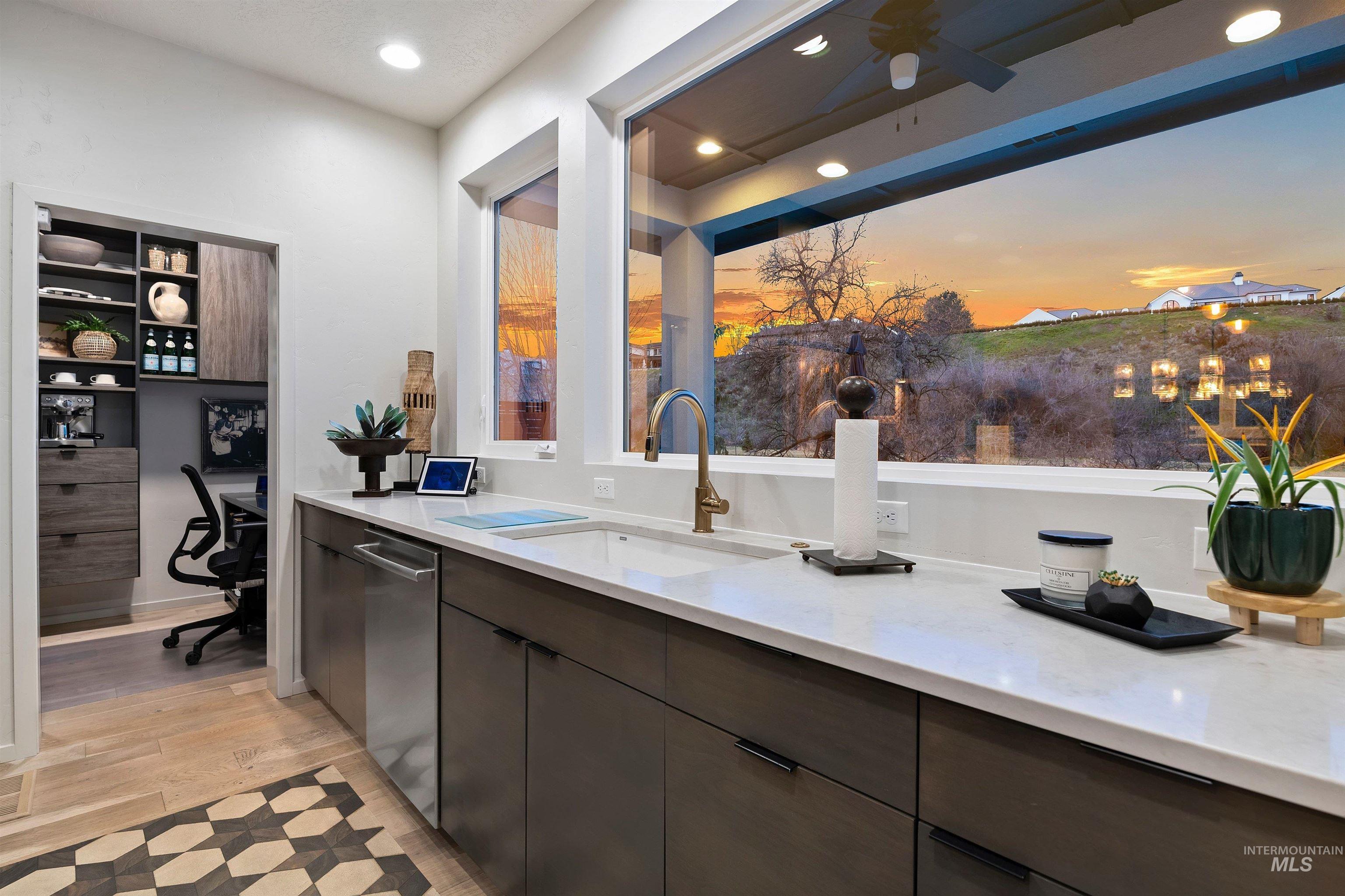 1873 W Oakhampton Drive