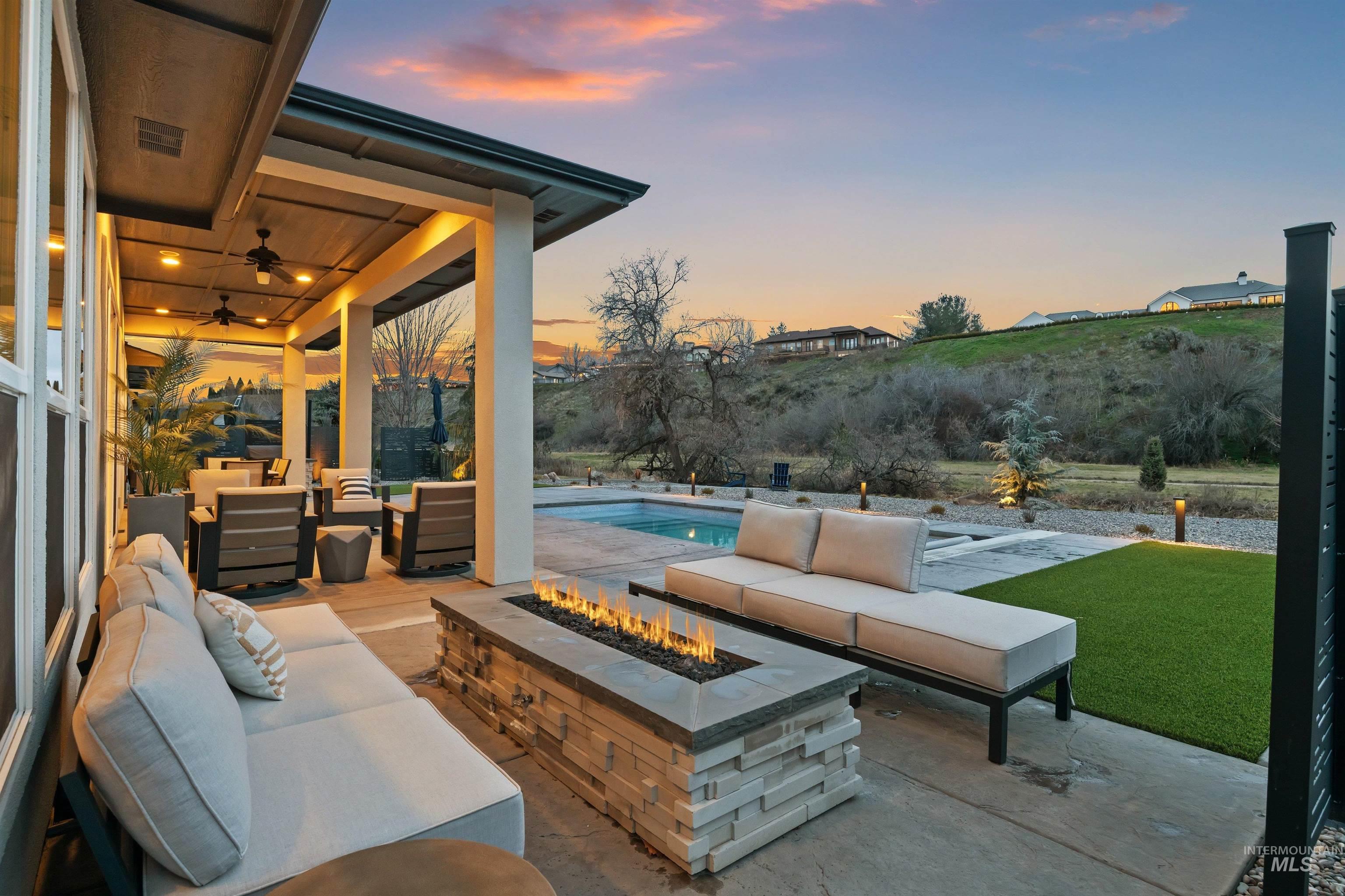 1873 W Oakhampton Drive