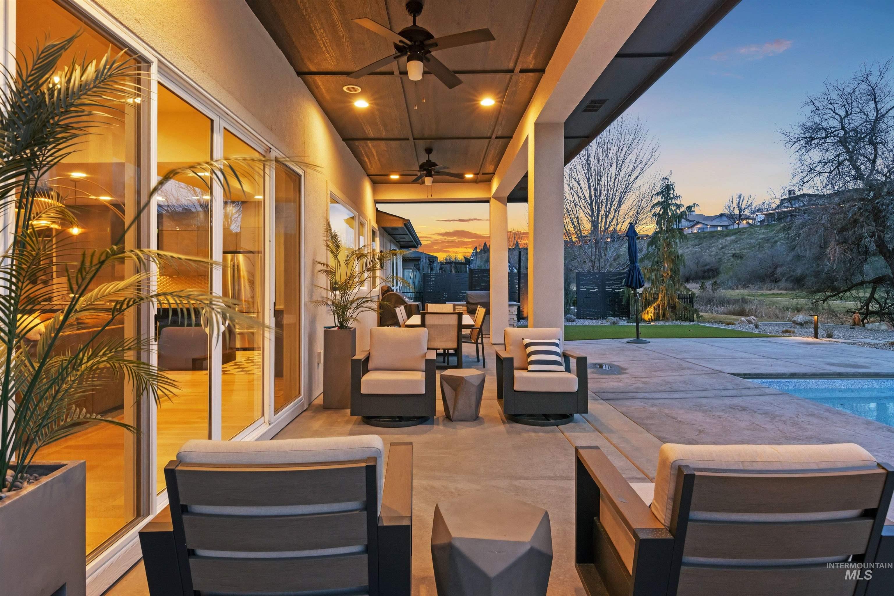 1873 W Oakhampton Drive