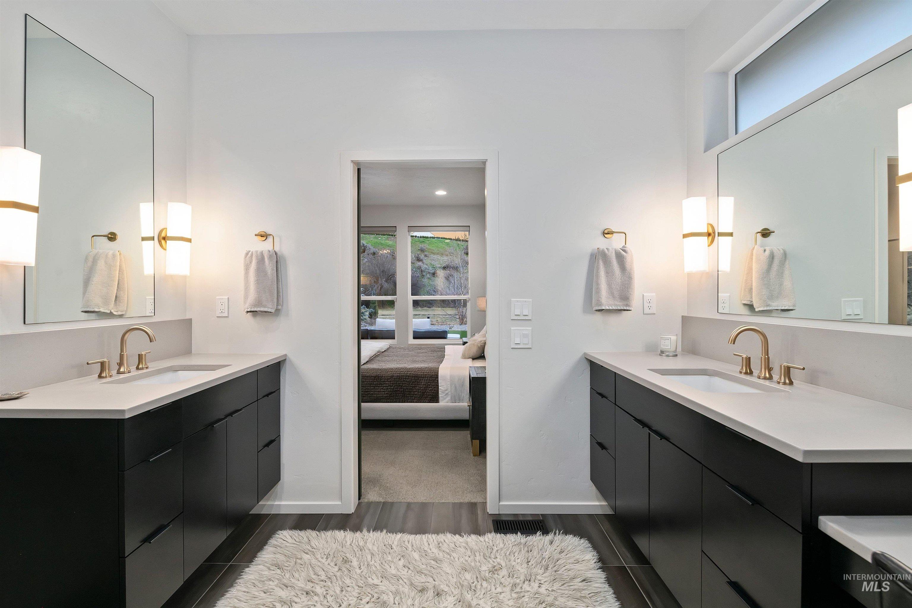 1873 W Oakhampton Drive