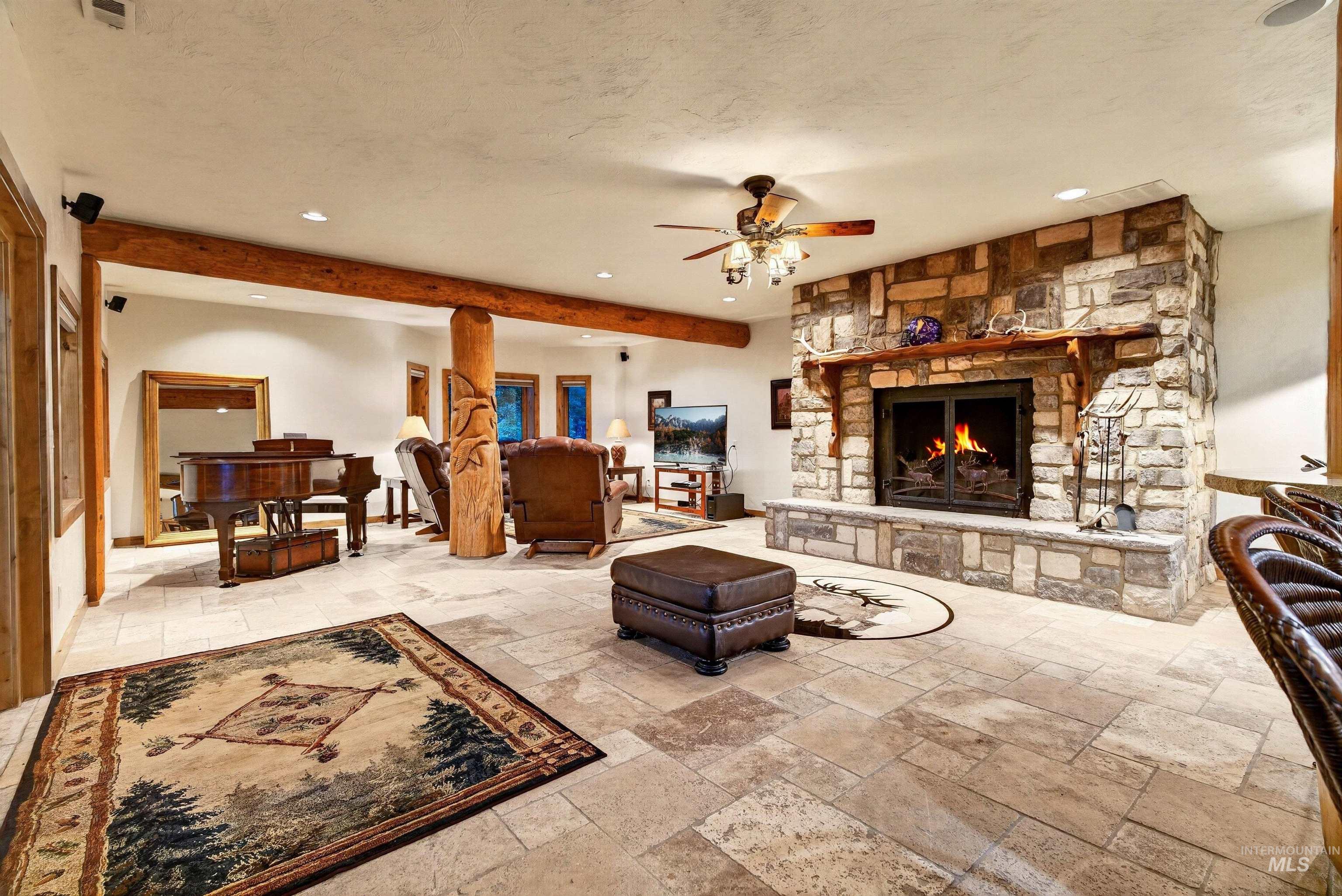 2732 Casper Court
