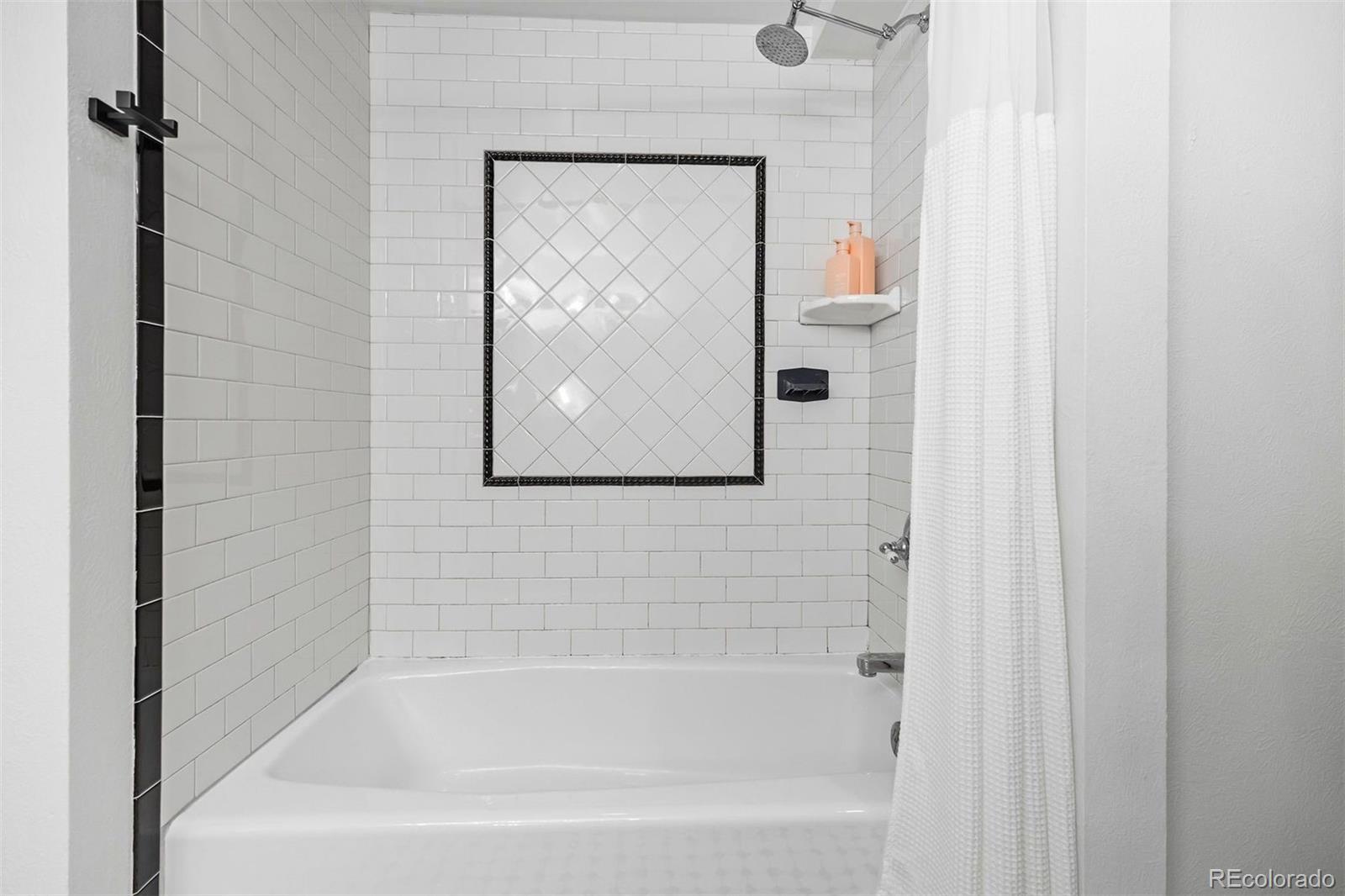 1101 Gaylord Street Unit: 1