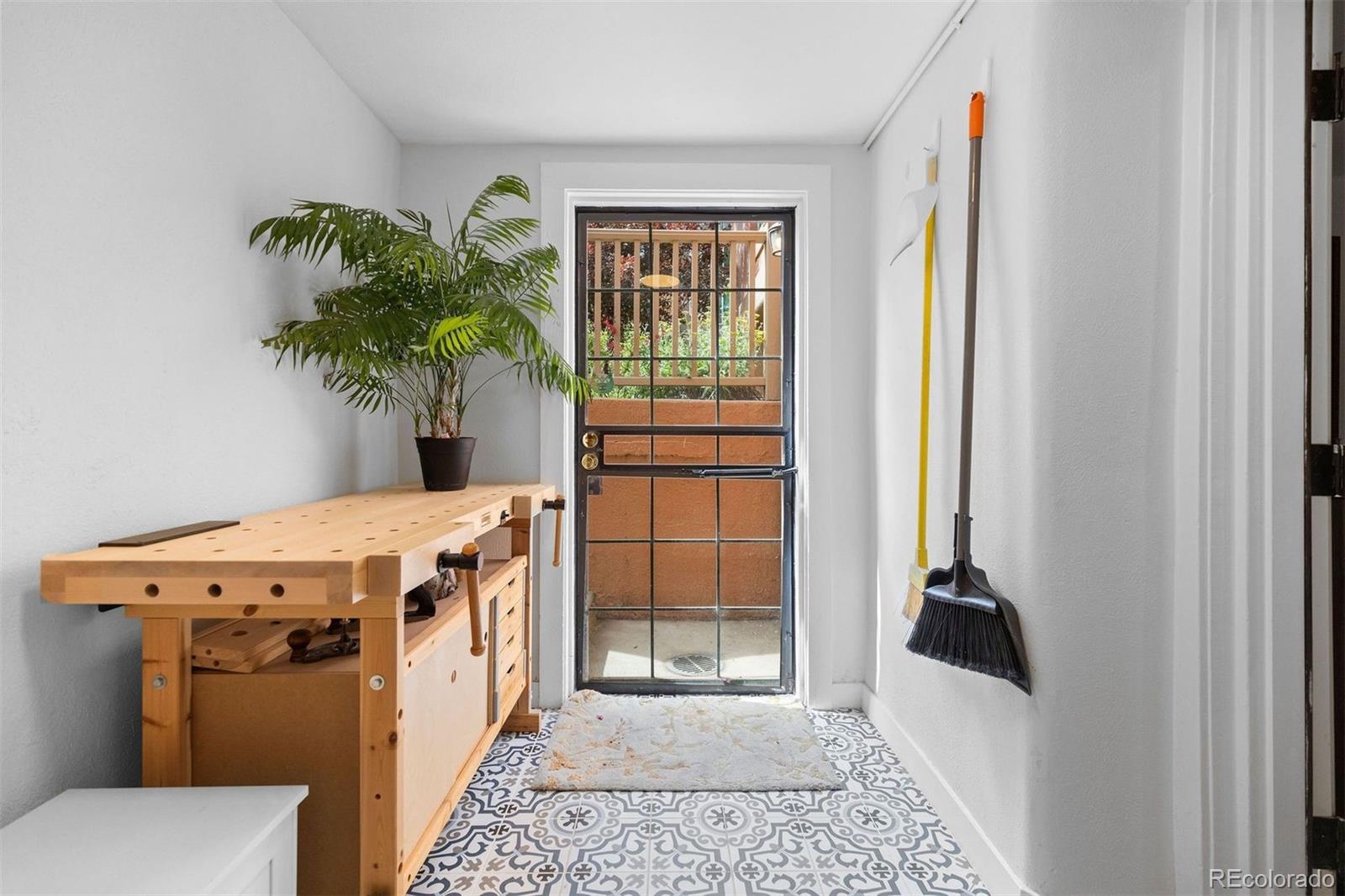 1101 Gaylord Street Unit: 1