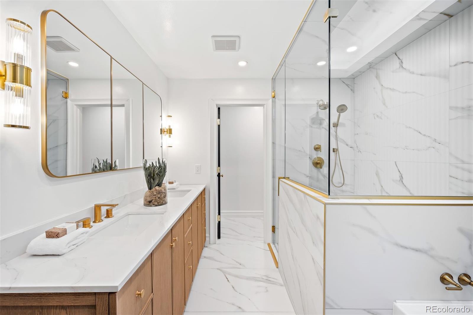 2552 E Alameda Avenue Unit: 130