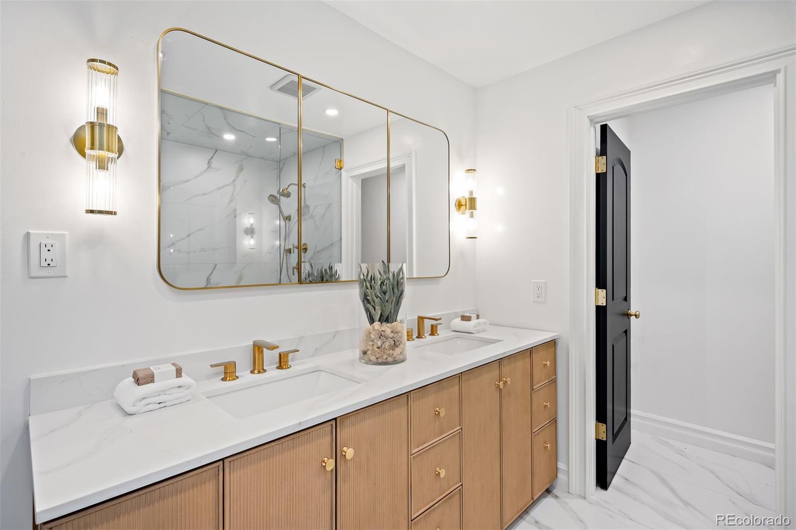 2552 E Alameda Avenue Unit: 130