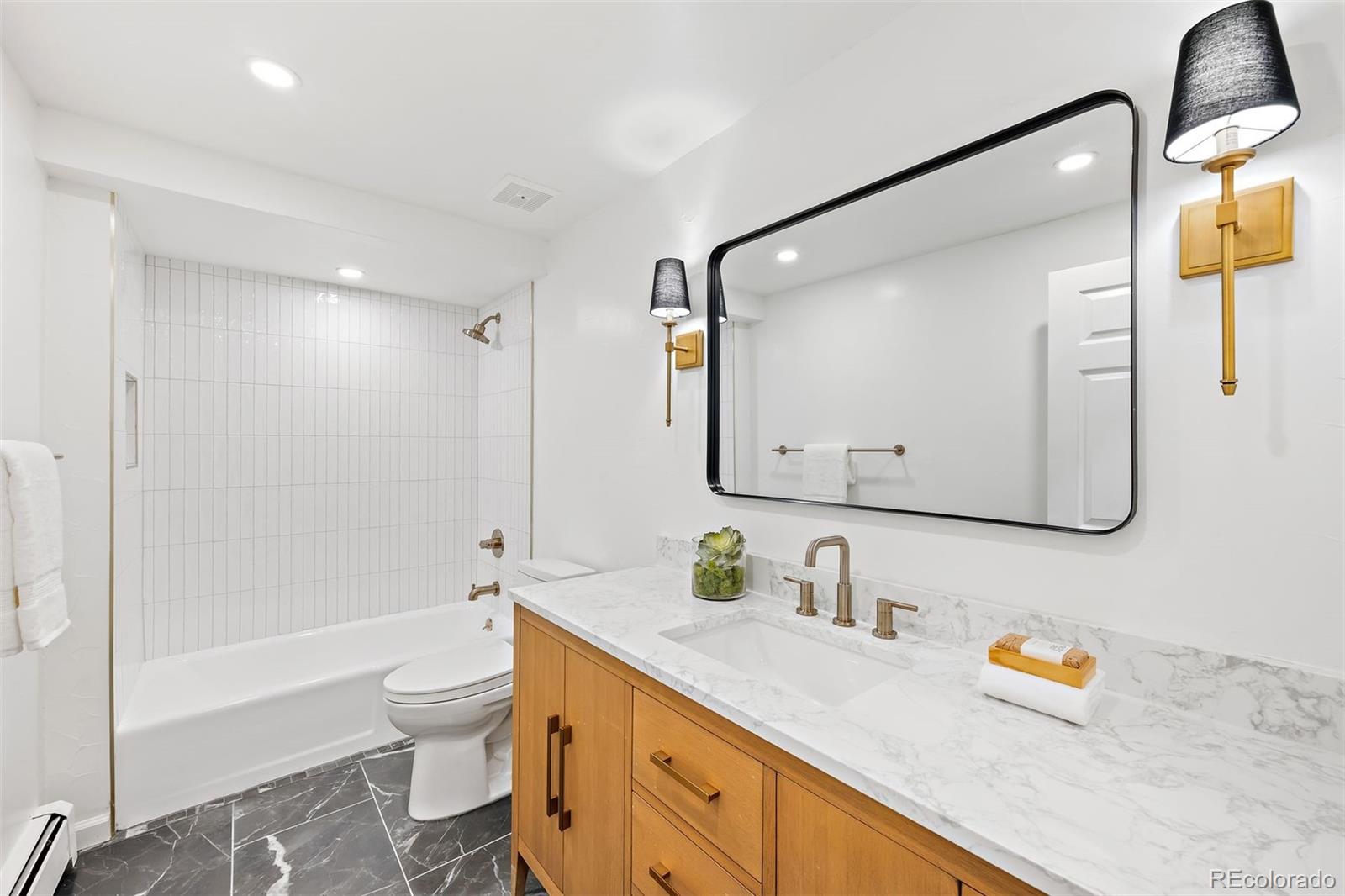 2552 E Alameda Avenue Unit: 130