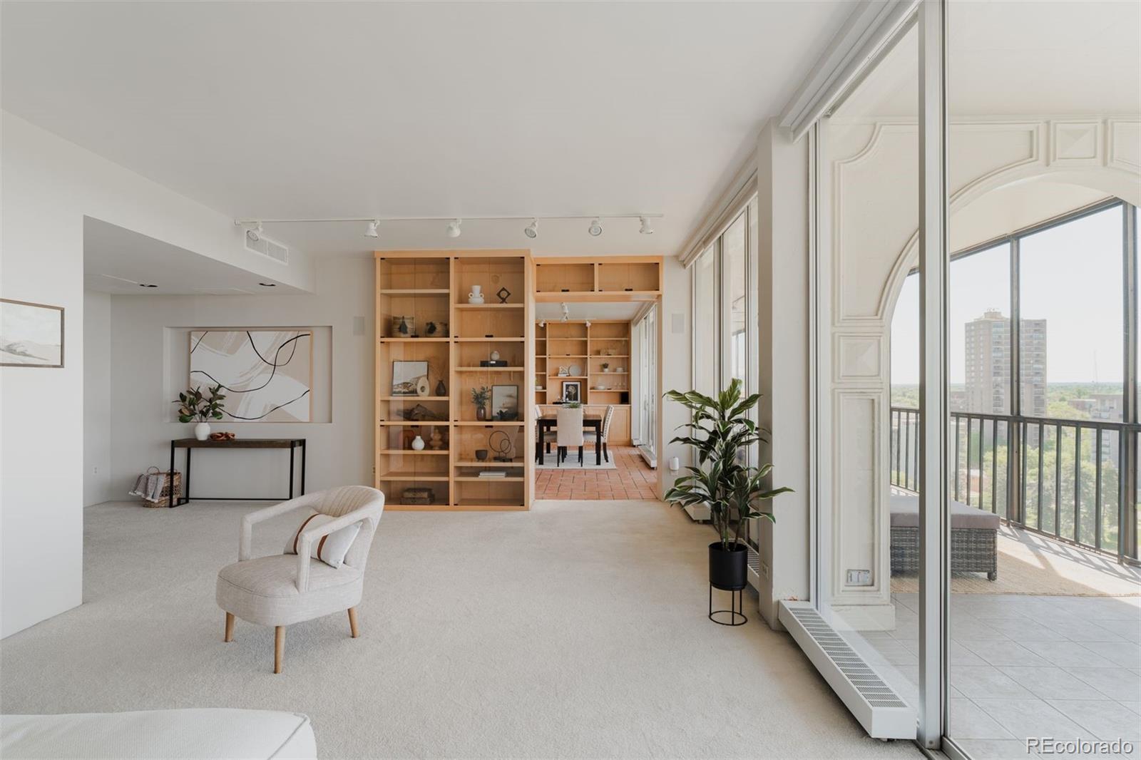 1201 N Williams Street Unit: 15A